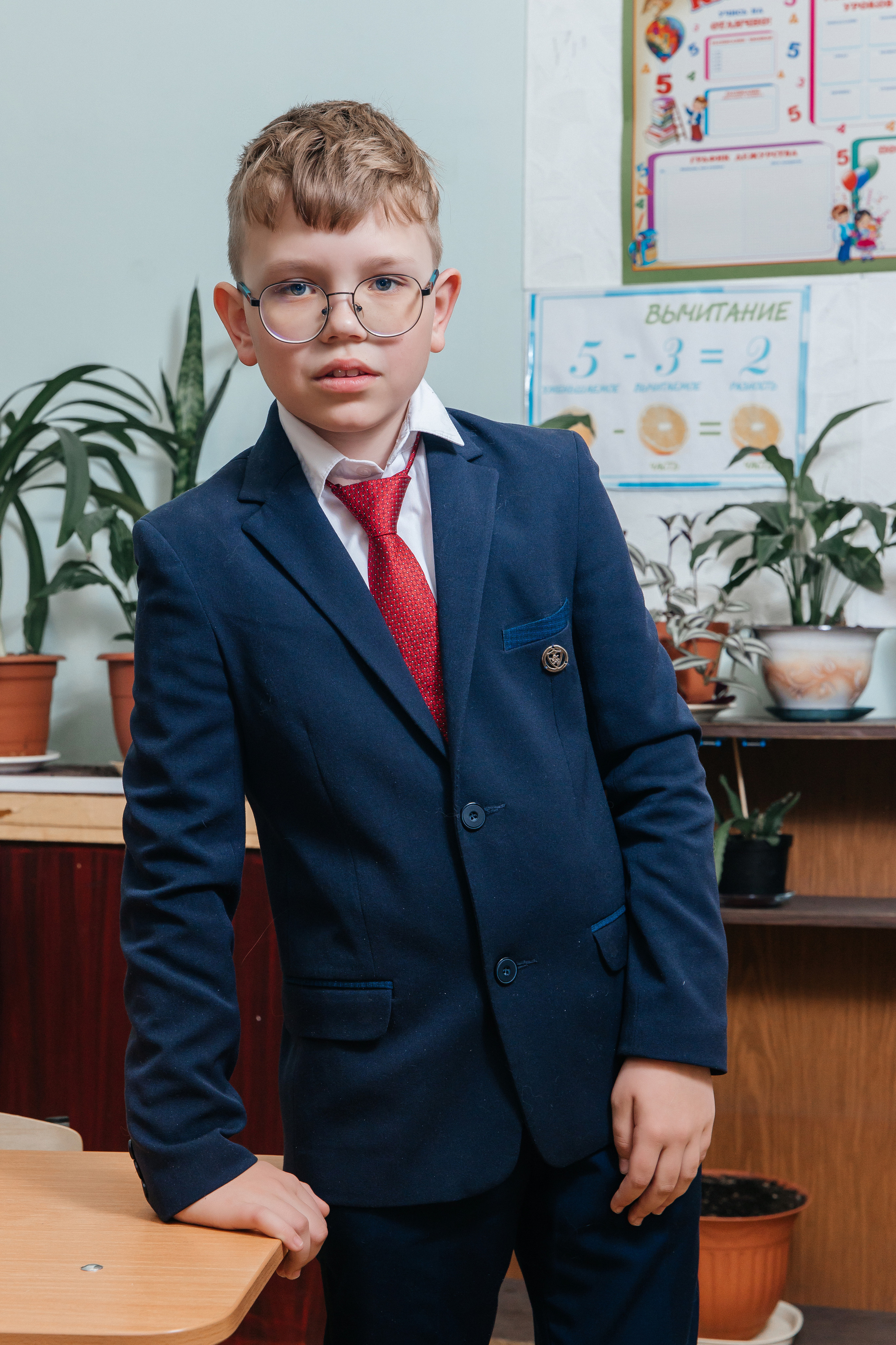 Школа № 90 — 4В класс (25.04.2023) Съемка на папки. Свадебный и семейный фотограф Крамар Наталья