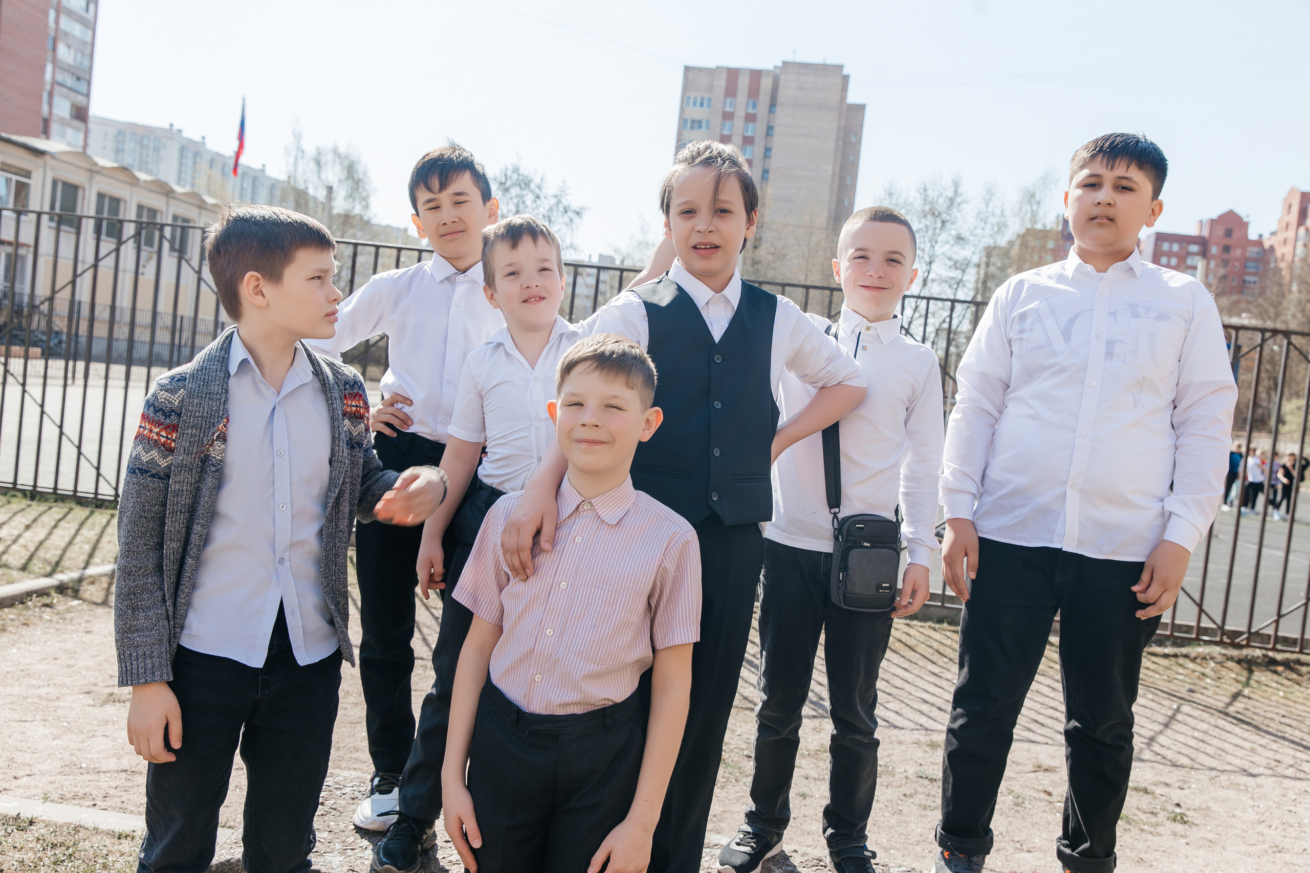 Школа № 90 — 4В класс (25.04.2023) Съемка на папки. Свадебный и семейный фотограф Крамар Наталья