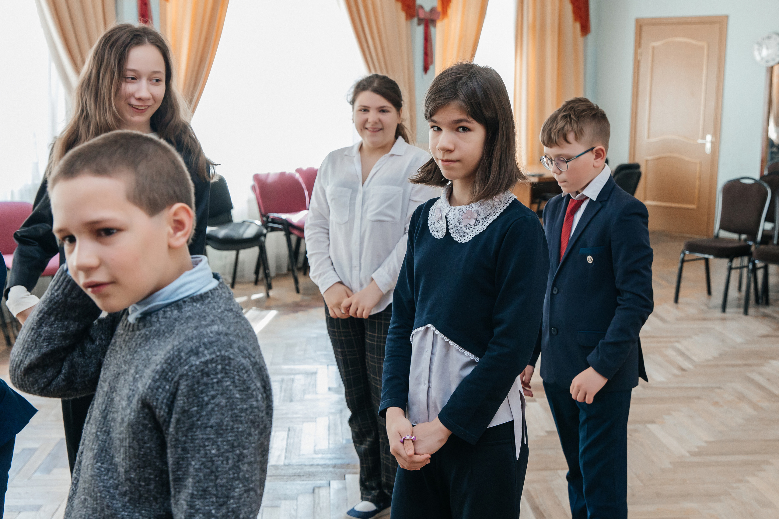 Школа № 90 — 4В класс (25.04.2023) Съемка на папки. Свадебный и семейный фотограф Крамар Наталья