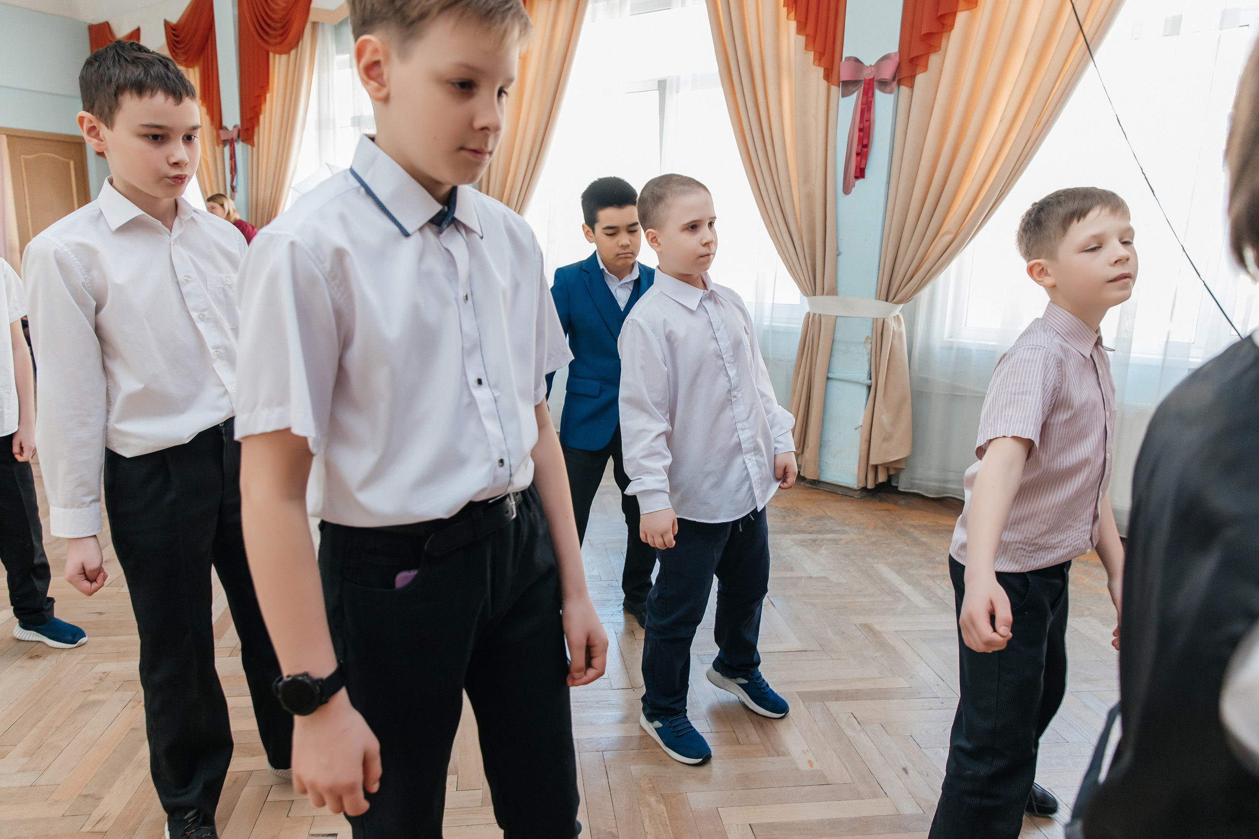 Школа № 90 — 4В класс (25.04.2023) Съемка на папки. Свадебный и семейный фотограф Крамар Наталья