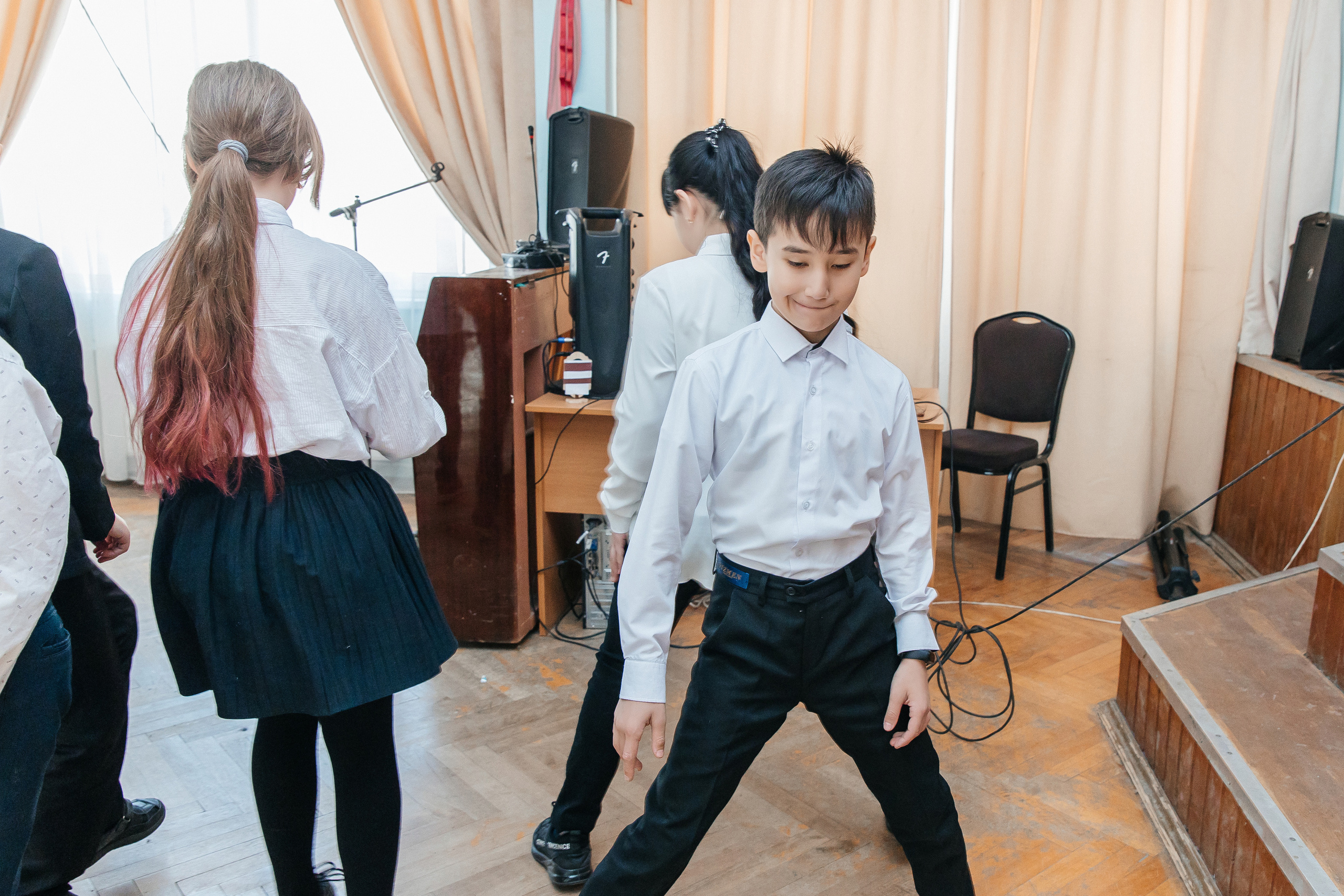 Школа № 90 — 4В класс (25.04.2023) Съемка на папки. Свадебный и семейный фотограф Крамар Наталья