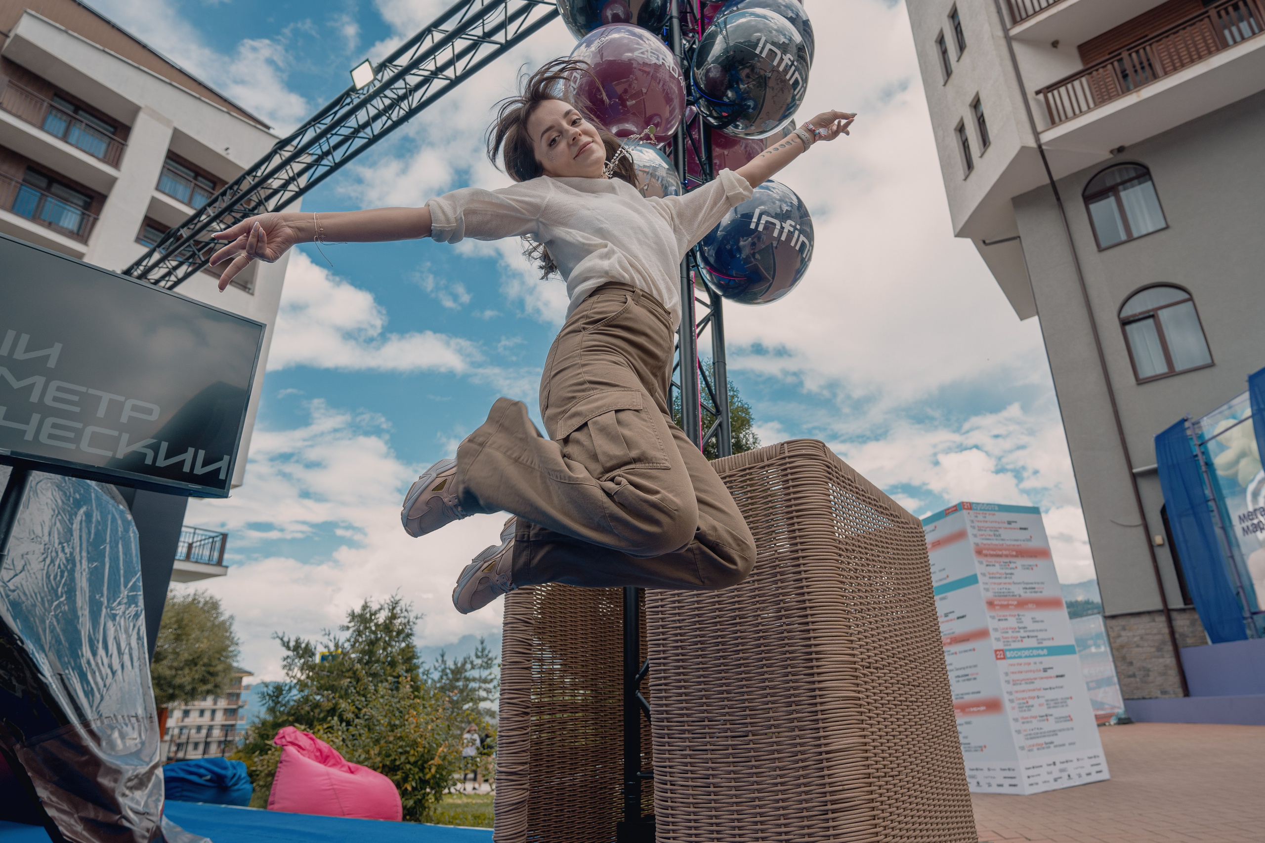 Фото участницы в промо компании телефона 