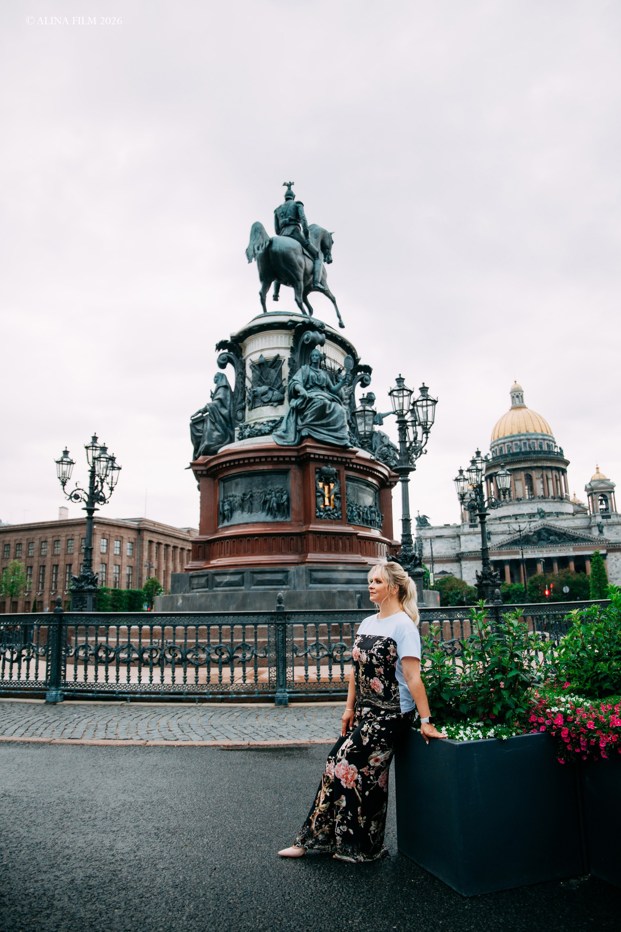 Фотосессия у Исаакиевского собора. Фотограф в Санкт-Петербурге Alina Film