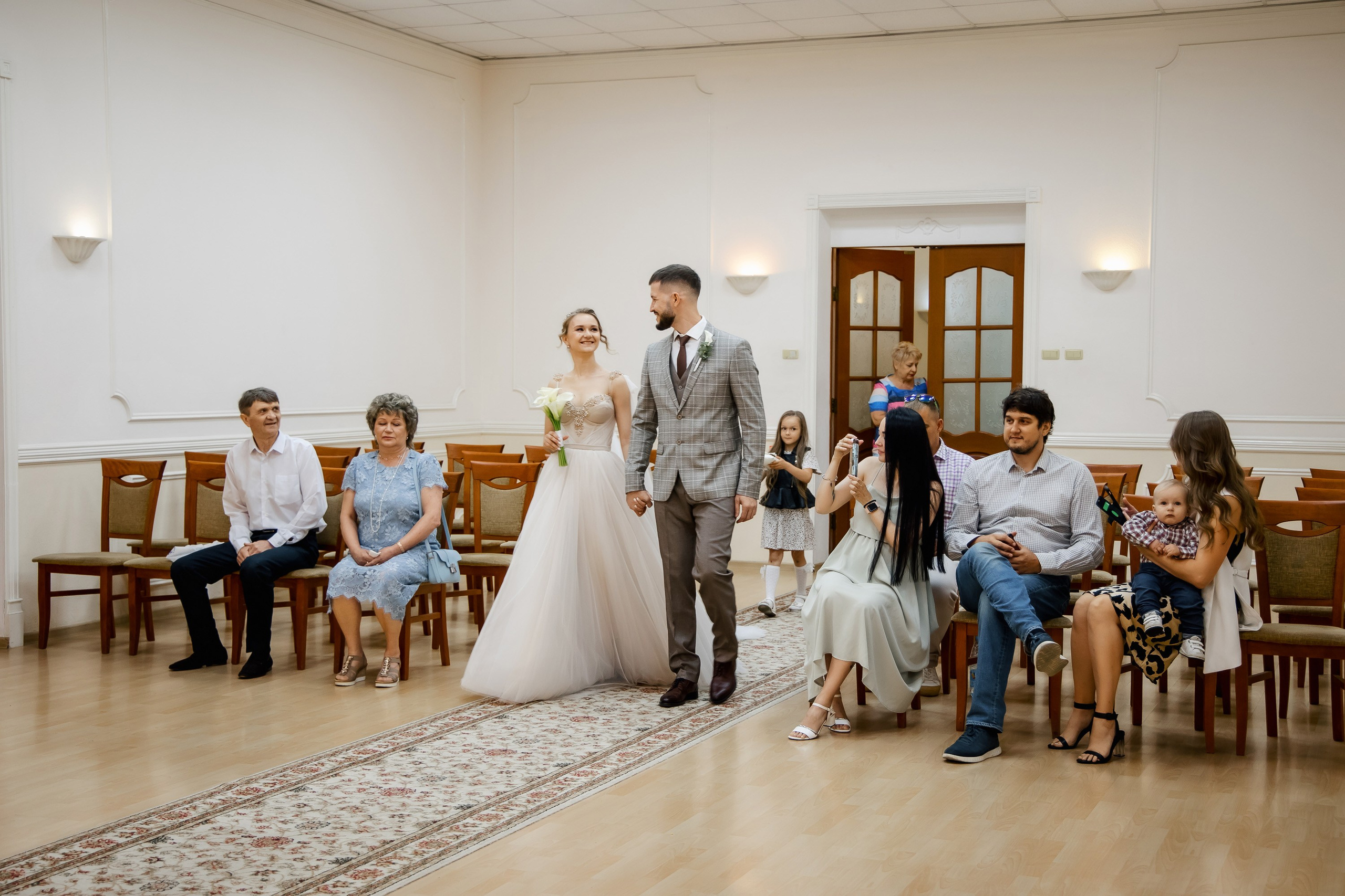 Степан и Ульяна. Утро. Загс. Прогулка. Дождь и солнце. Свадебный фотограф в Хабаровске