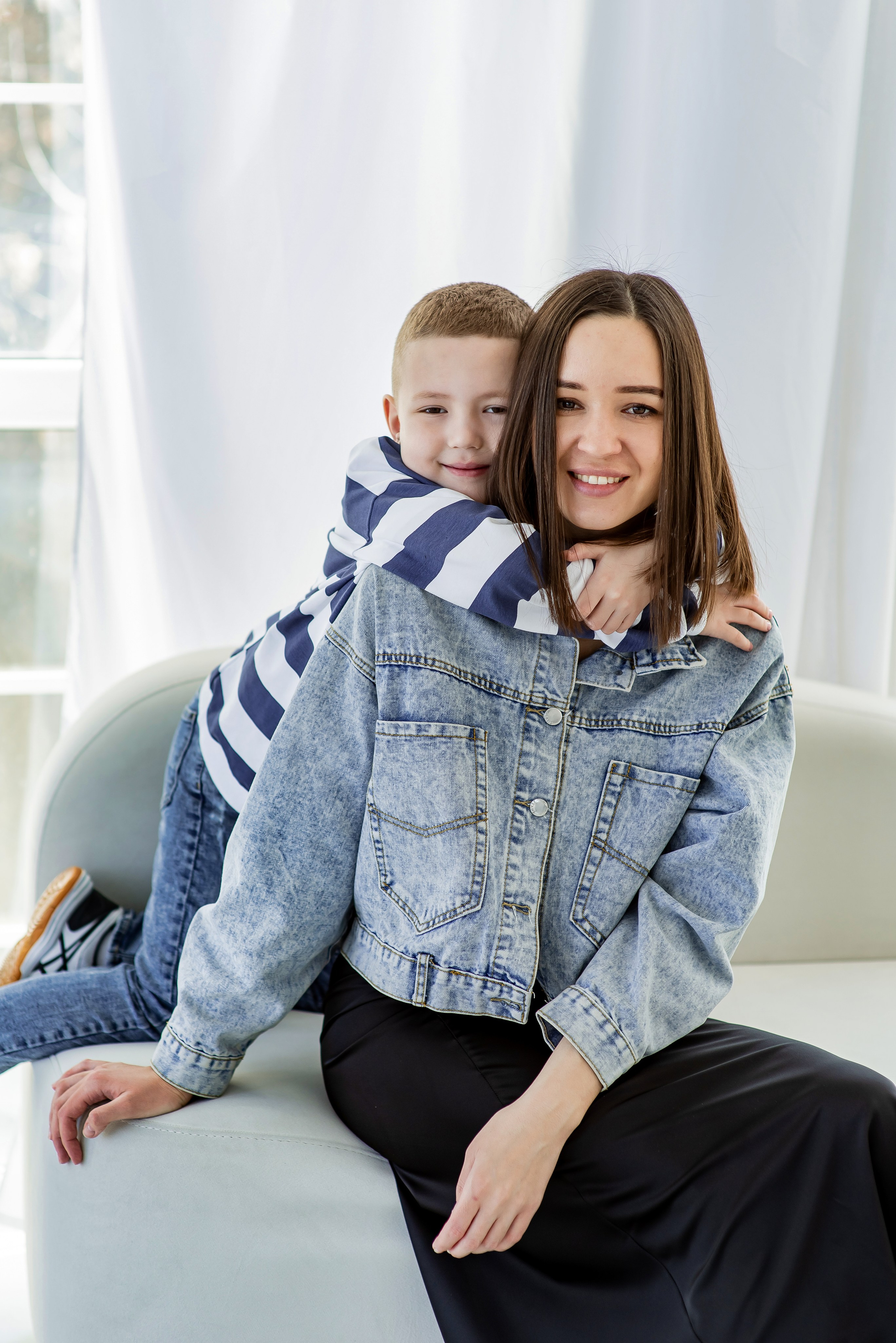 Семейная фотосессия в студии. Ольга Ли свадебный семейный фотограф Иркутск