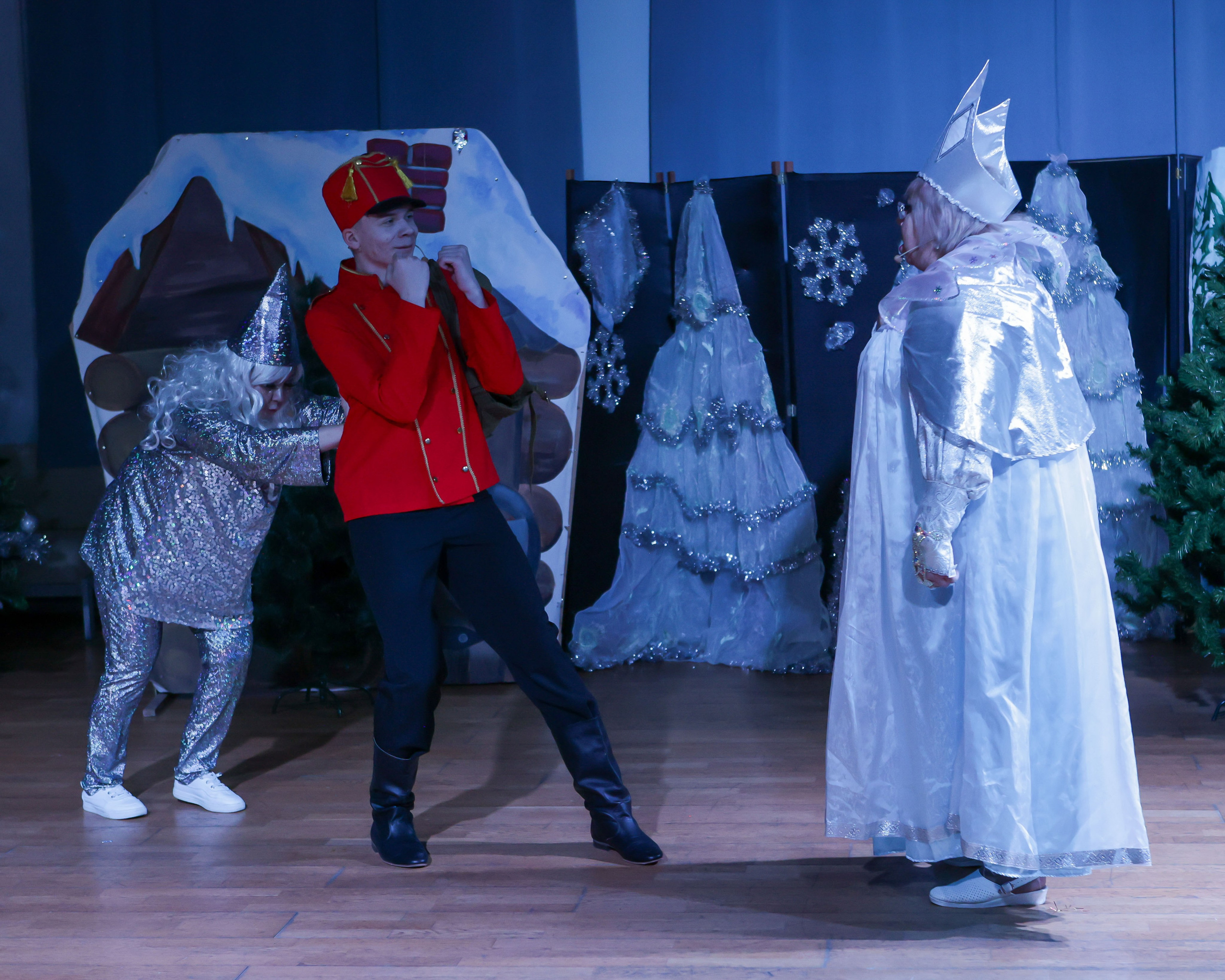 Новогодняя скачзка центр детского творчесва Подольск. Выпускные альбомы и школьный фотограф в Подольске, Троицке, Щербинке, Москве и Московской области