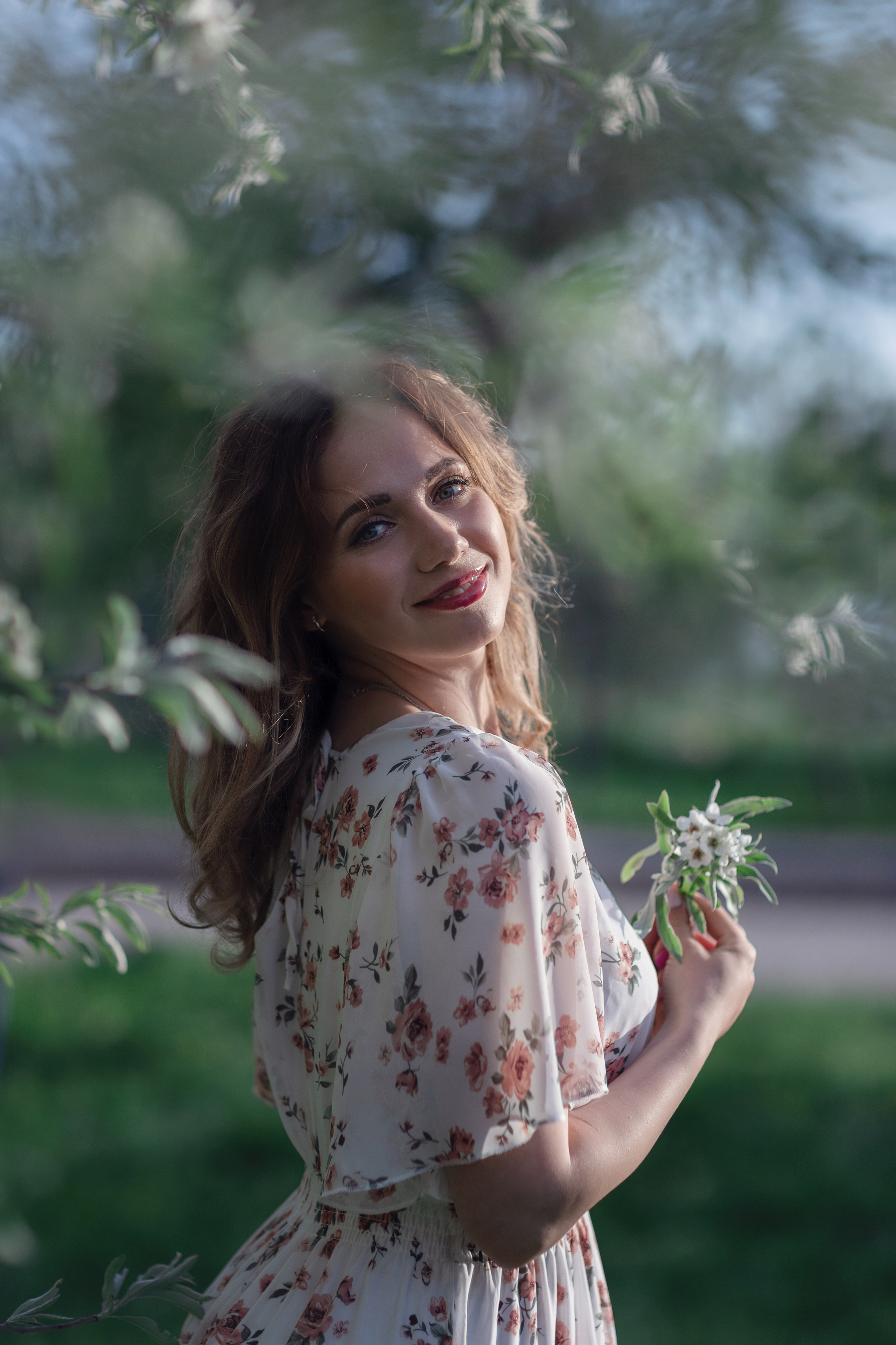 Яблоневый сад_Екатерина_2022. Семейный фотограф в Санкт-Петербурге