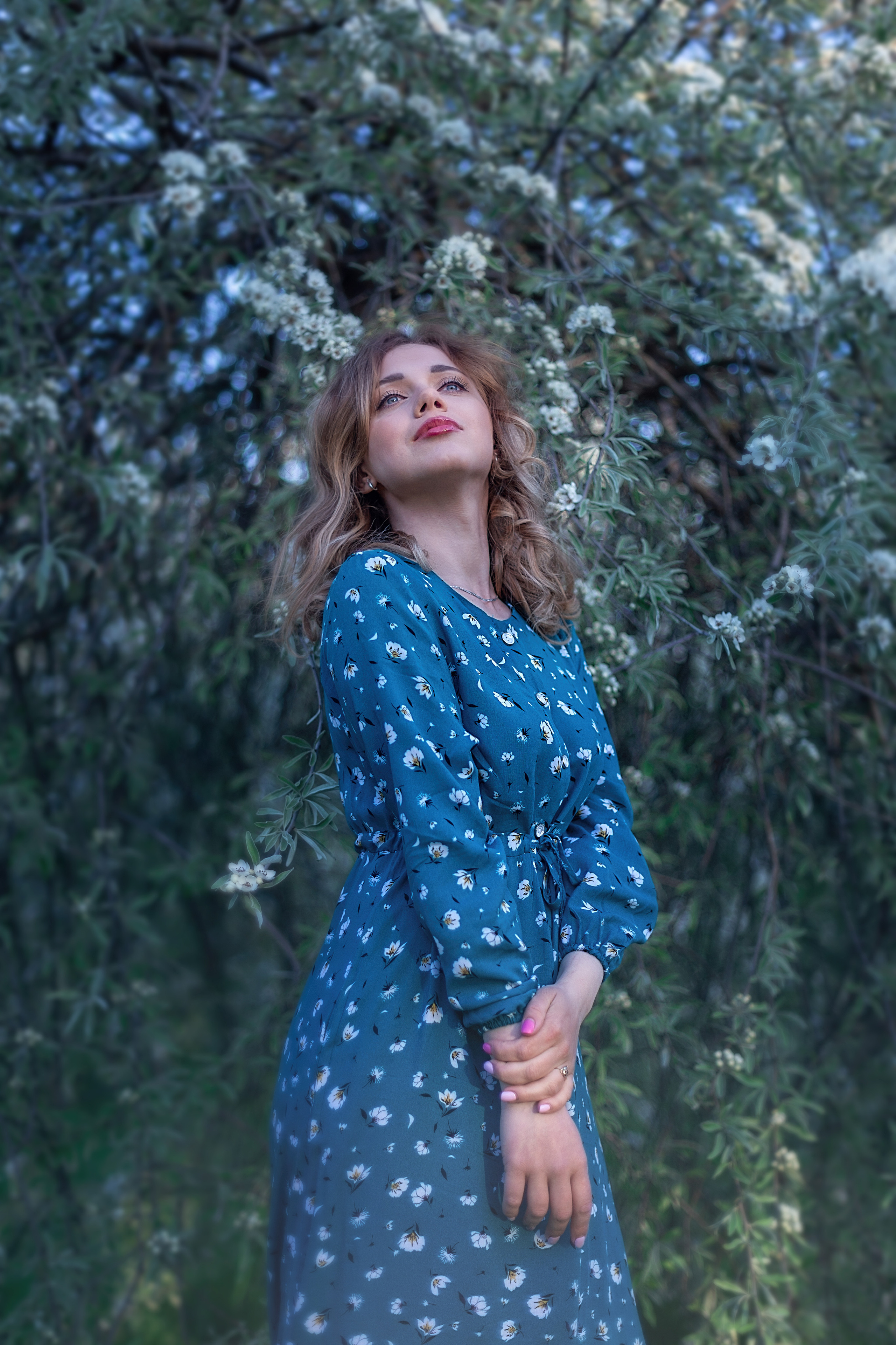 Яблоневый сад_Екатерина_2022. Семейный фотограф в Санкт-Петербурге