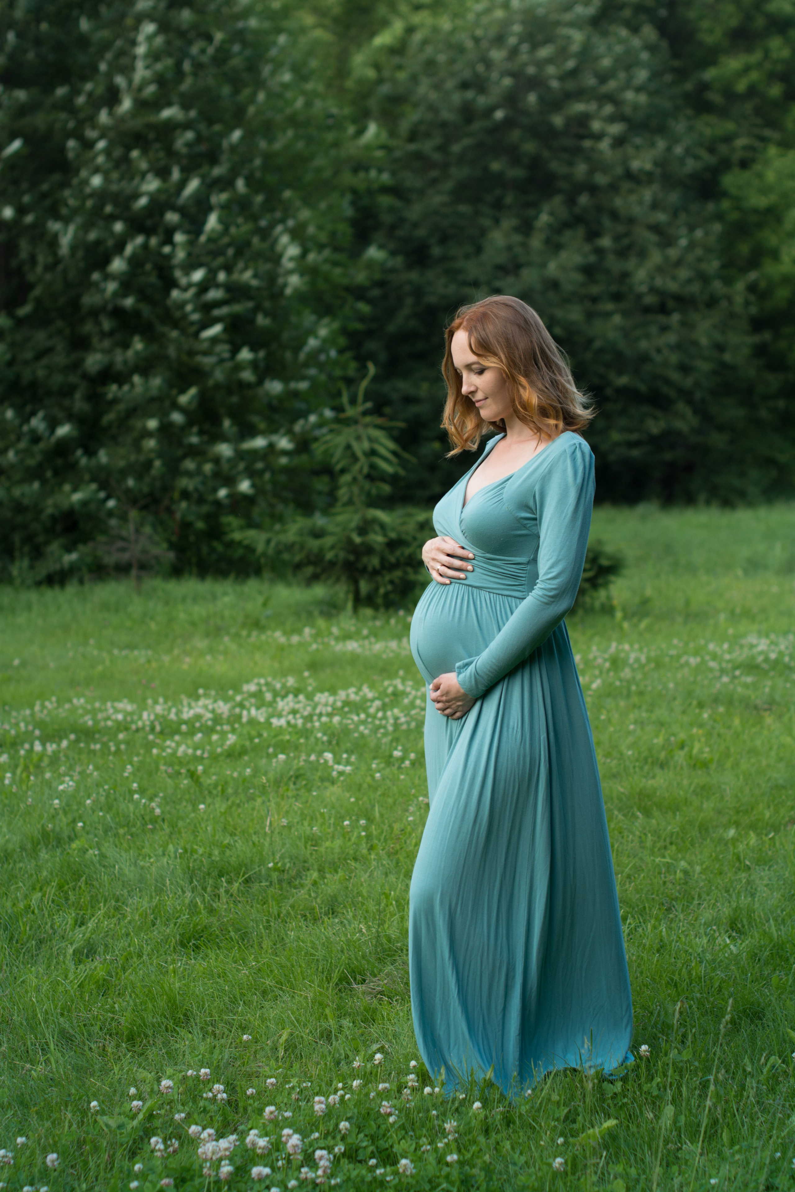 Вишневое платье в пол со шлейфом. Глубокое декольте. Размер М