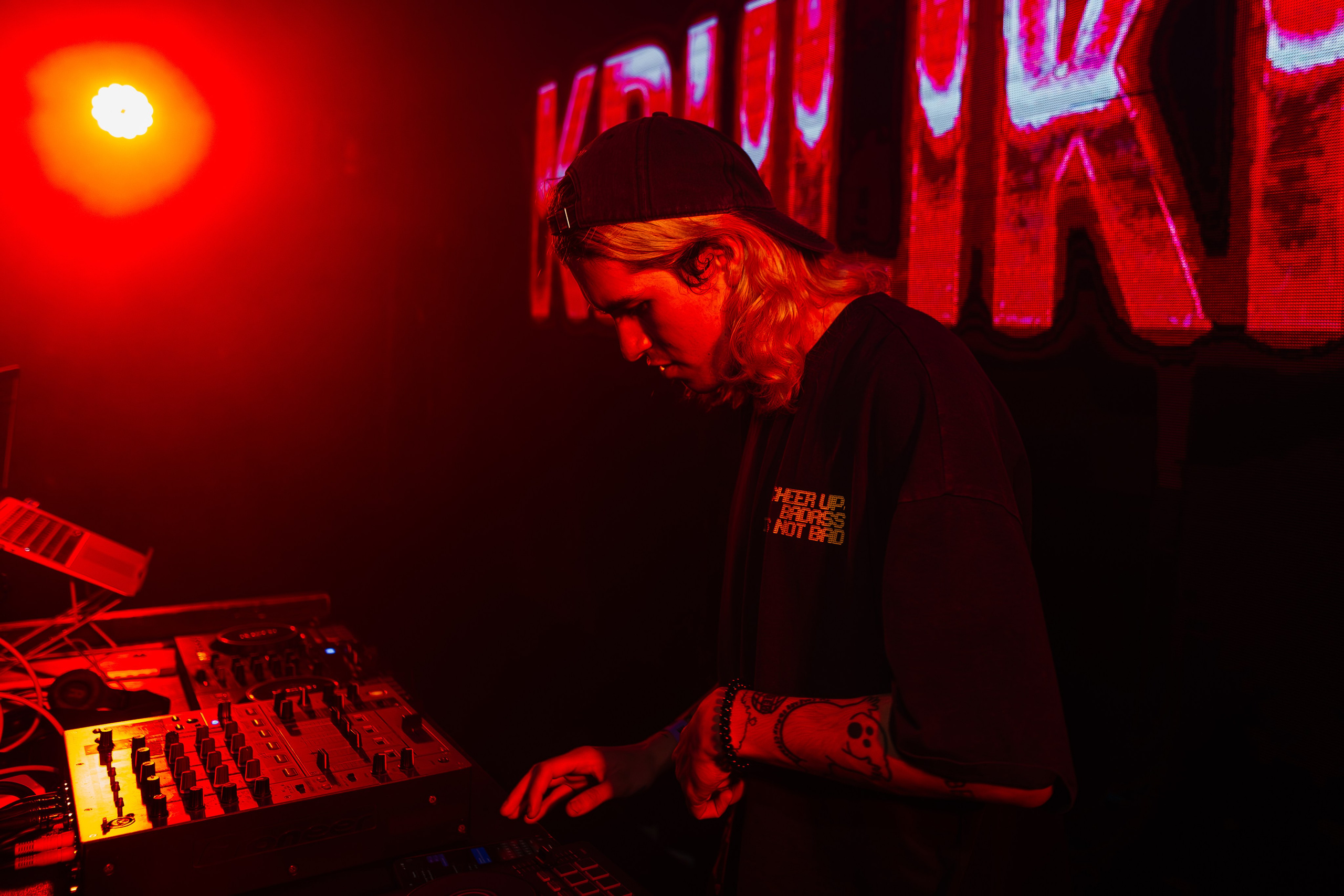 Хрися и Hotzzen. Factory 3. 18.04.2025. Главная