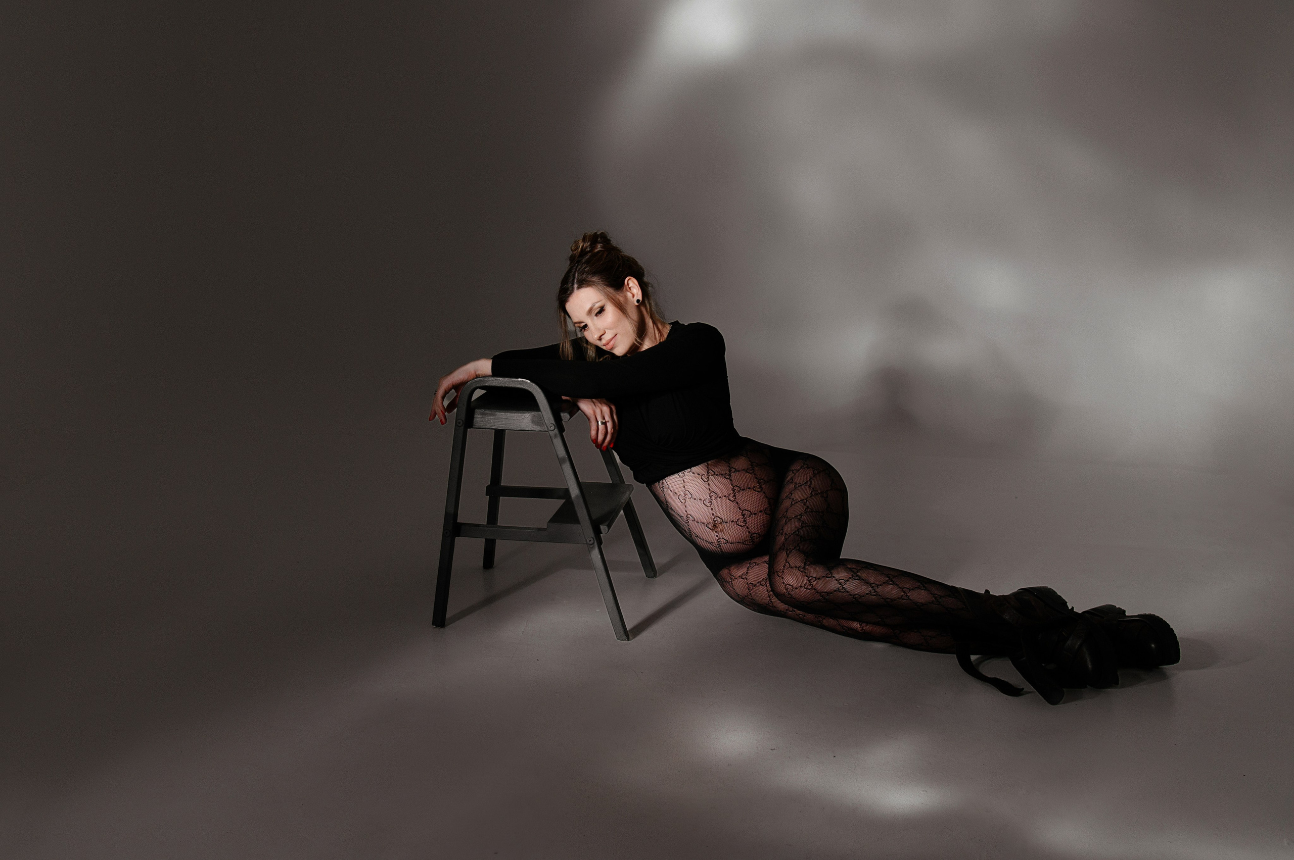 Фотосессия беременности на студии Караганда. Свадебный фотограф Караганда