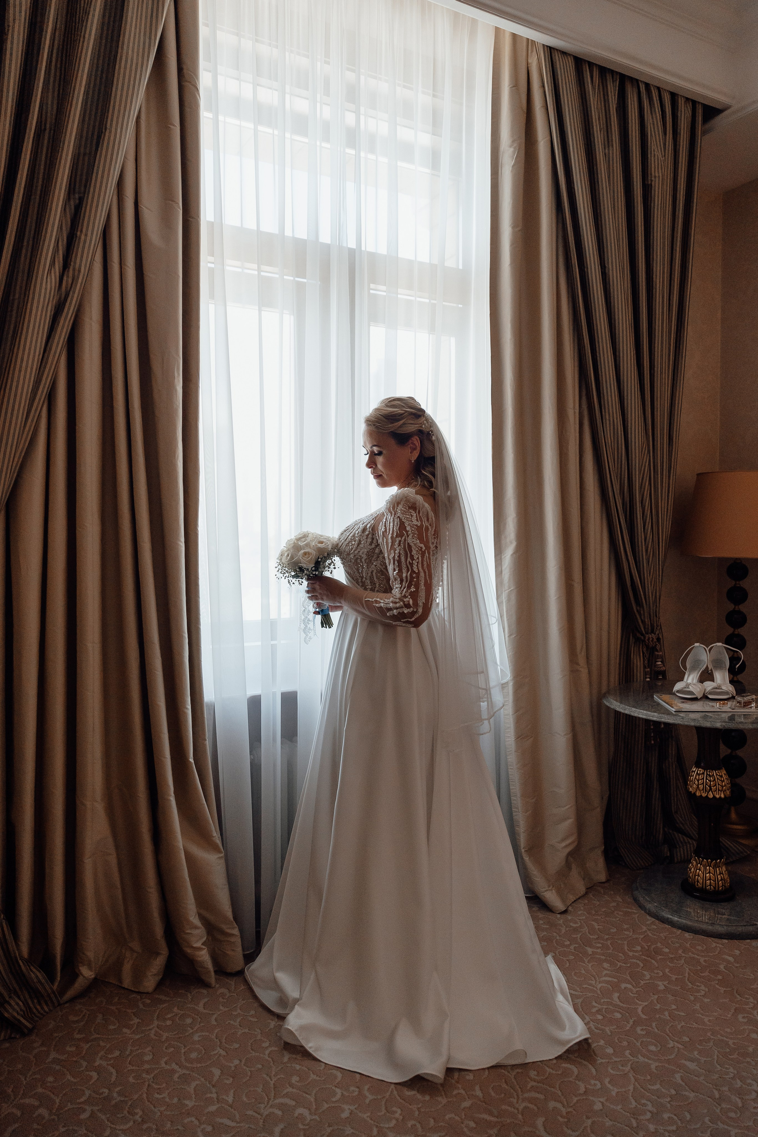 Свадебная фотосессия в Radisson Collection Hotel Moscow. Свадебный фотограф в Москве Дарья Олендарёва