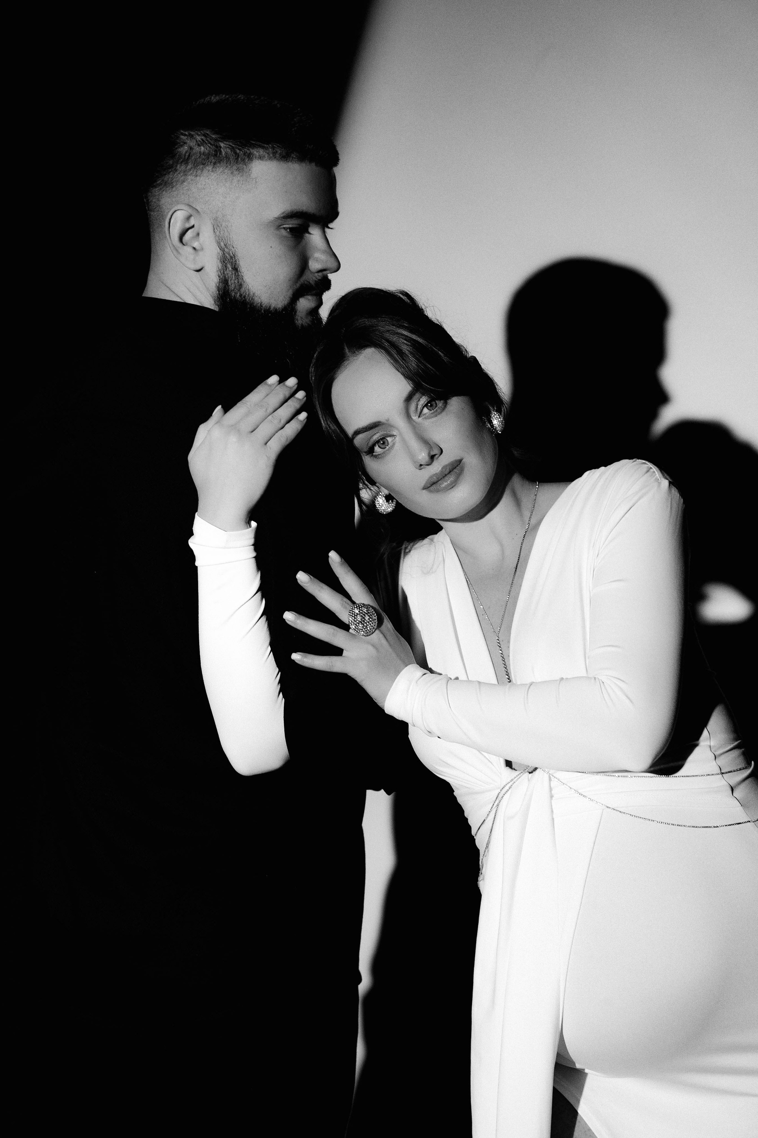 Александра. Фотосессия беременности на циклораме. Фотограф в Москве Ольга Сатони