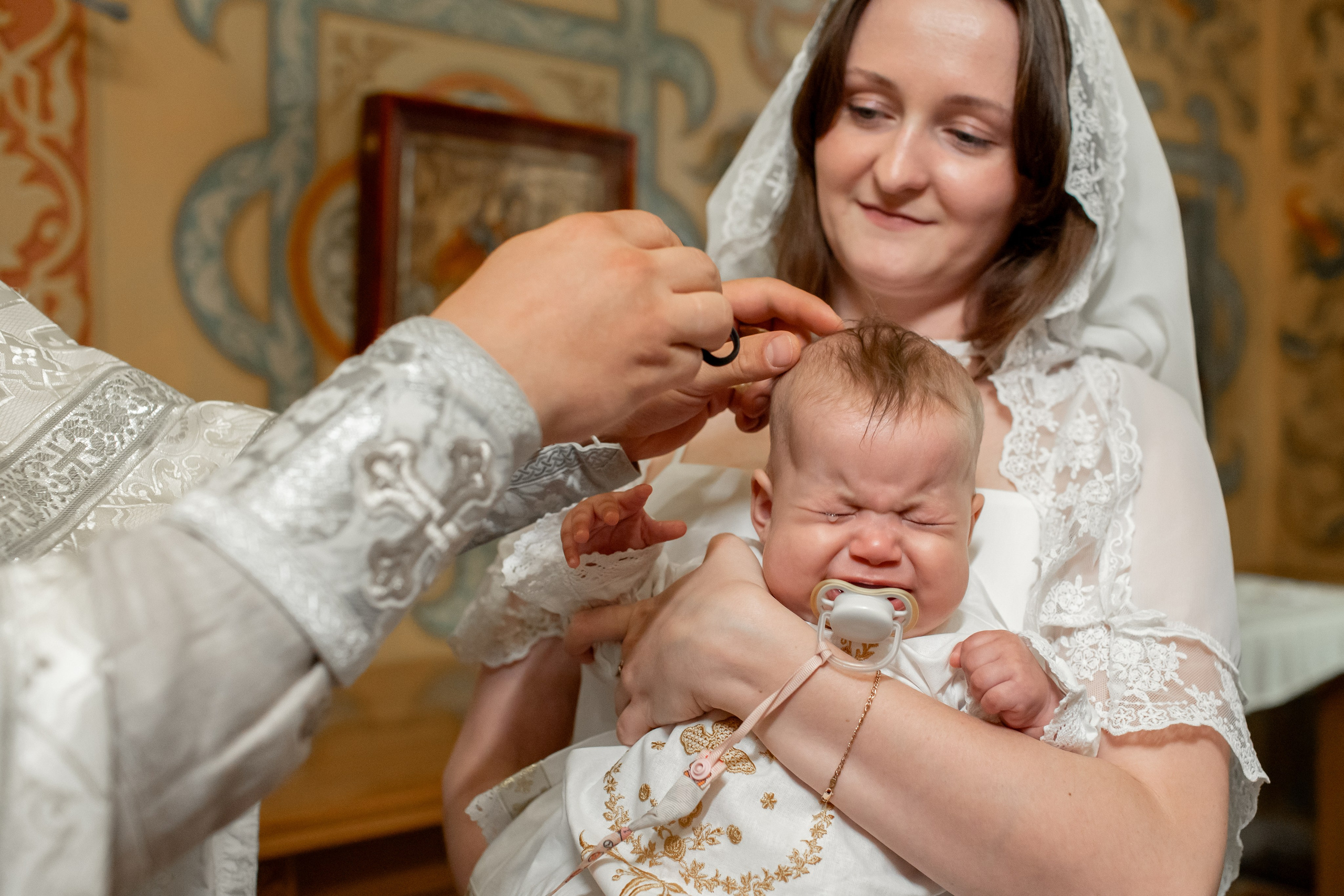 Крещение в Храме Воздвижения Креста Господня в Алтуфьеве. Профессиональный фотограф в Москве и Мо Мария Шантарёва