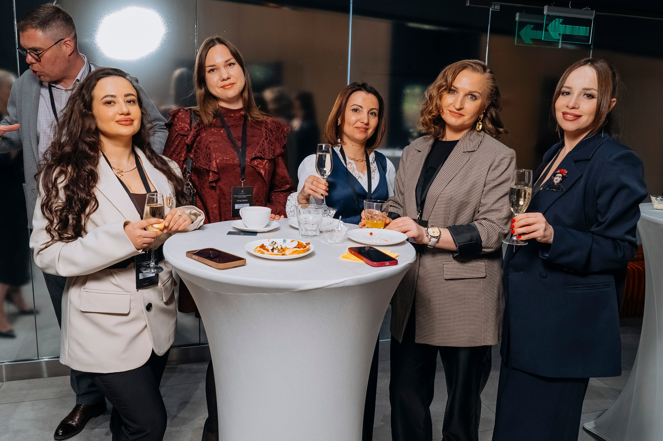 «Код юриста. Версия 2025» Больше: https://sinonim.org/improve#res. Профессиональный портретный фотограф в Москве Владимир Глаголев