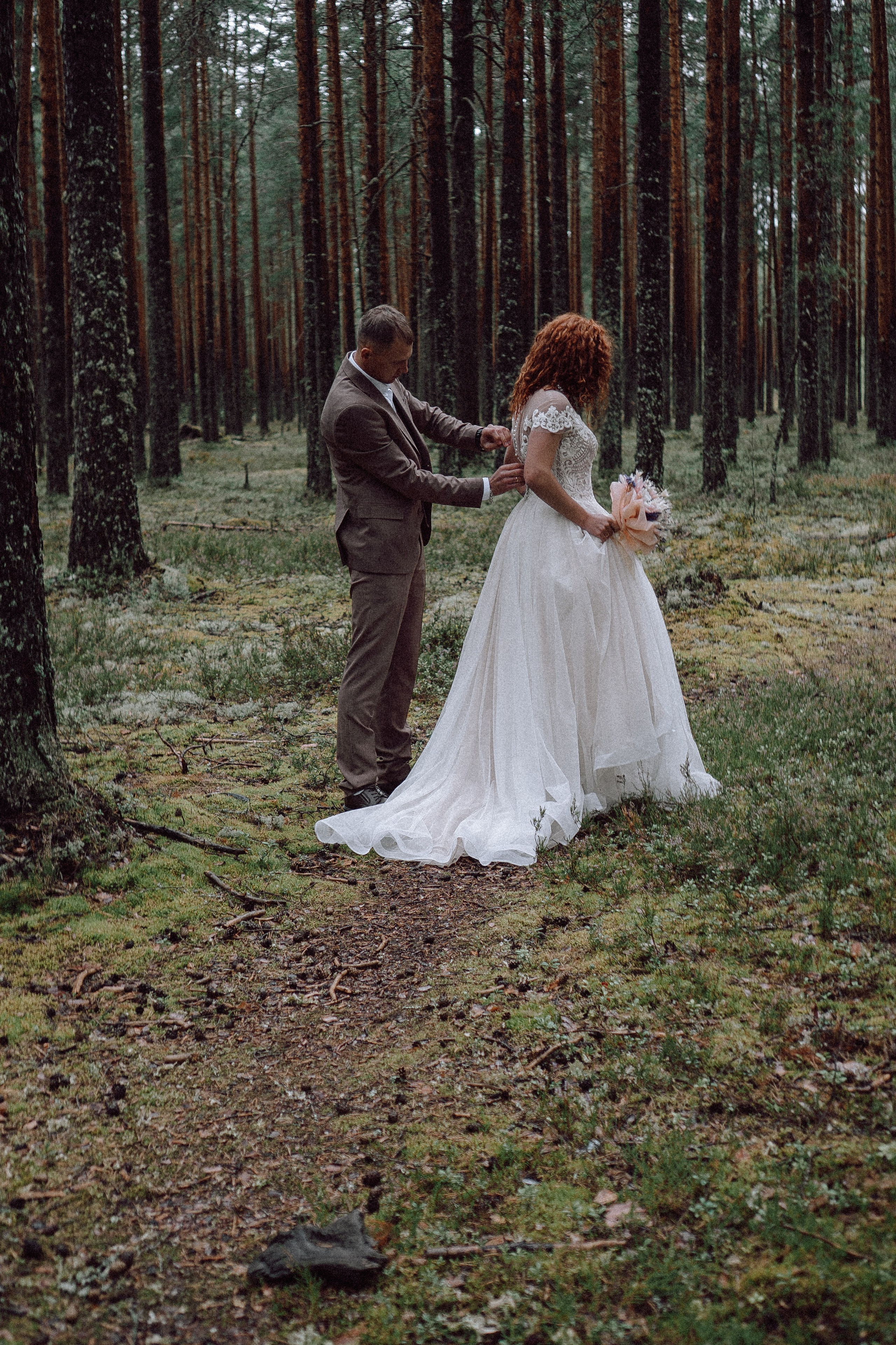 СВАДЕБНАЯ ФОТОСЕССИИЯ ПАРЫ В ГОРОДЕ ПРИОЗЕРСК В СОСНОВОМ ЛЕСУ И С ПИКАПОМ. Профессиональный фотограф, Санкт-Петербург — Виктория Богомолова