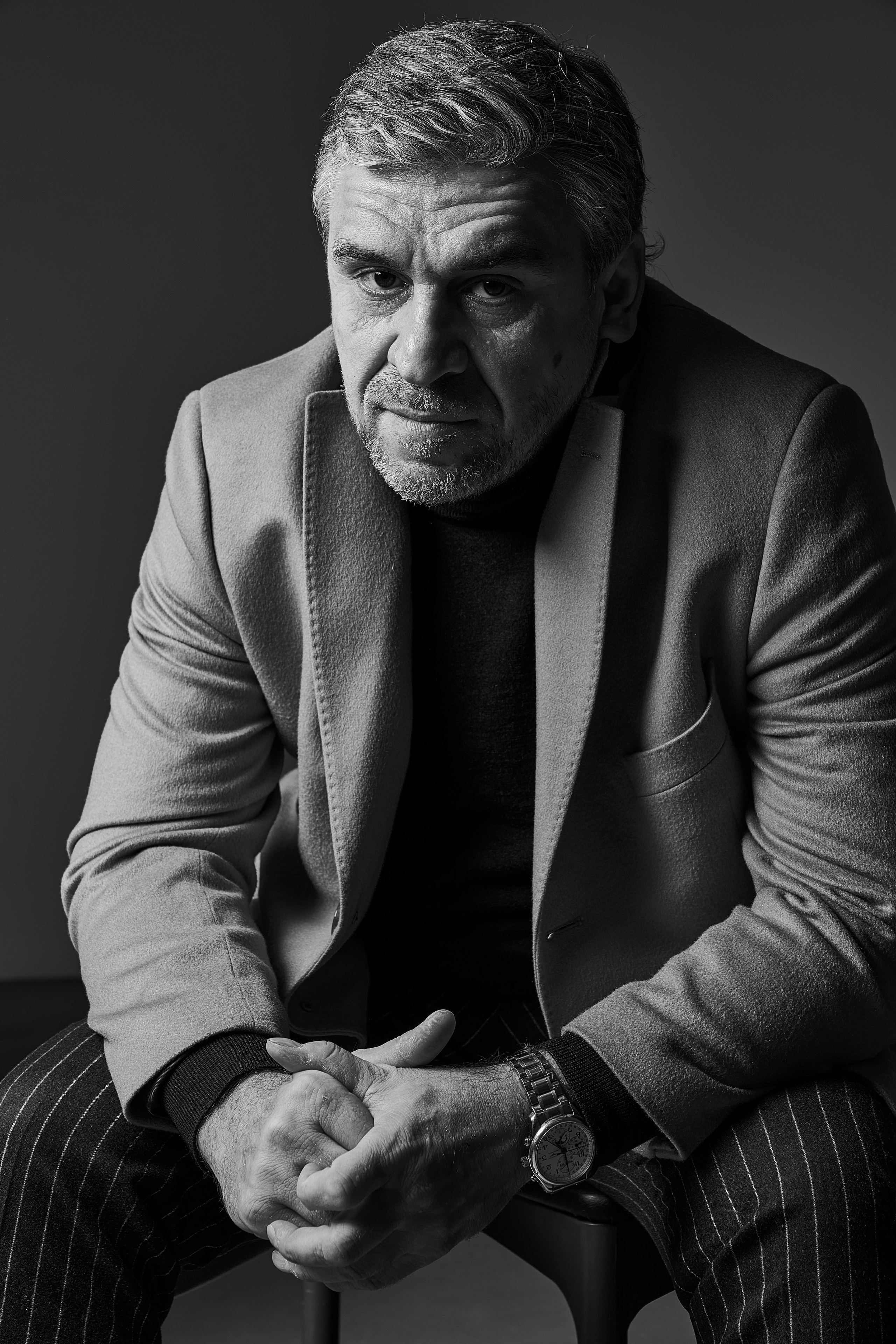 Деловой портрет в студии. Портретный фотограф Павел Бахирев. Москва