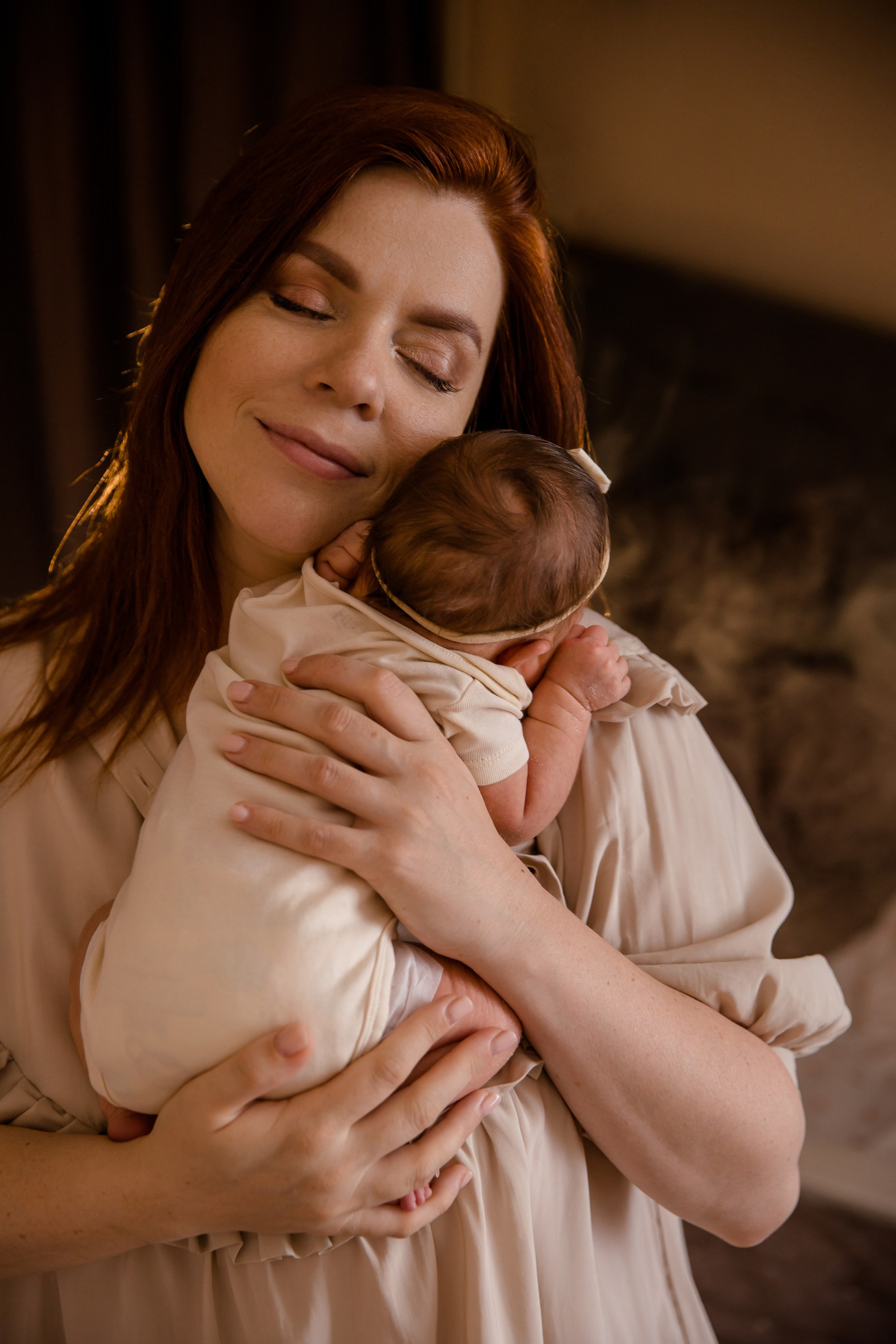 Новорожденная Ульяна в уюте дома. Семейный и детский фотограф в Москве Вера Ускова