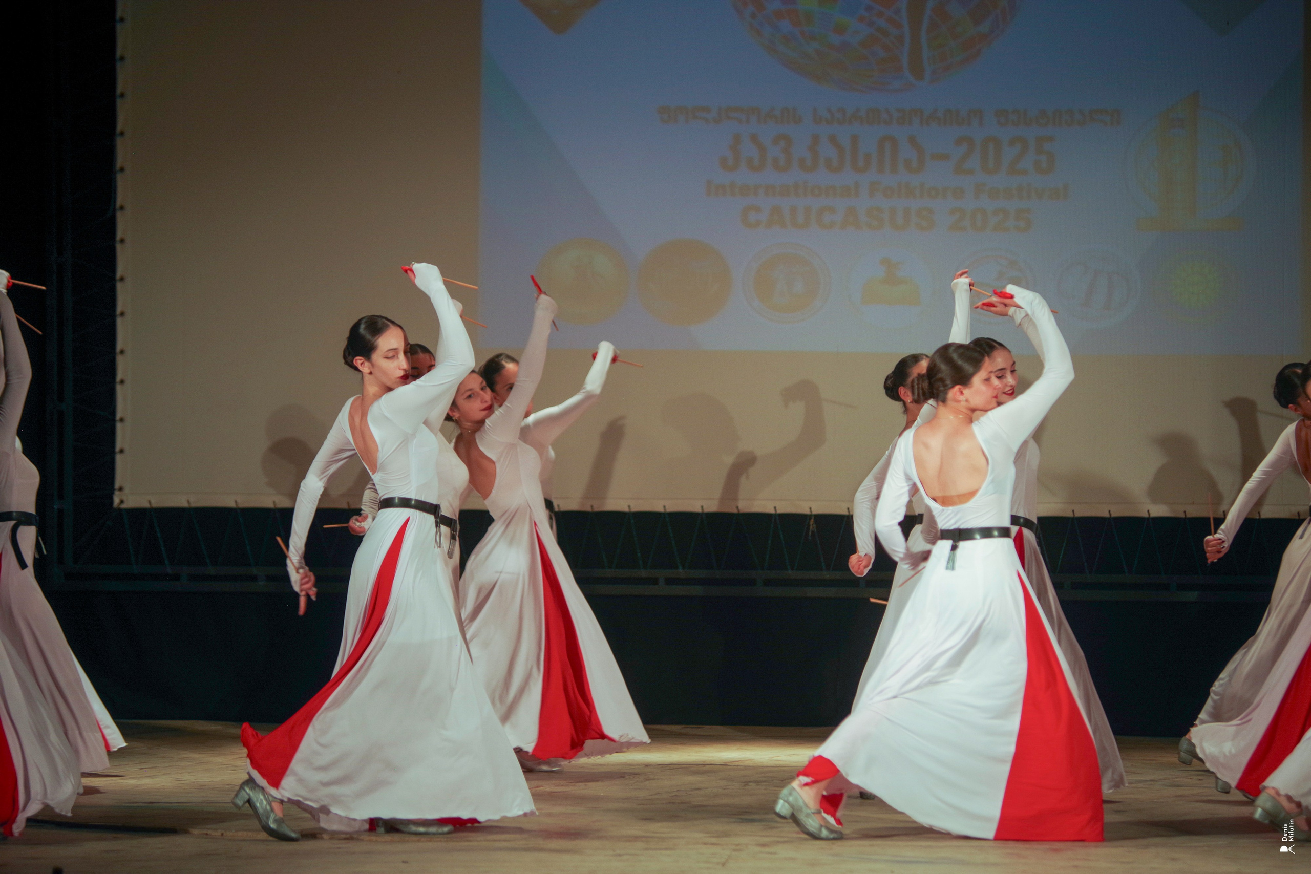 Танцы в прекрасном Они. Портретный фотограф Денис Милютин