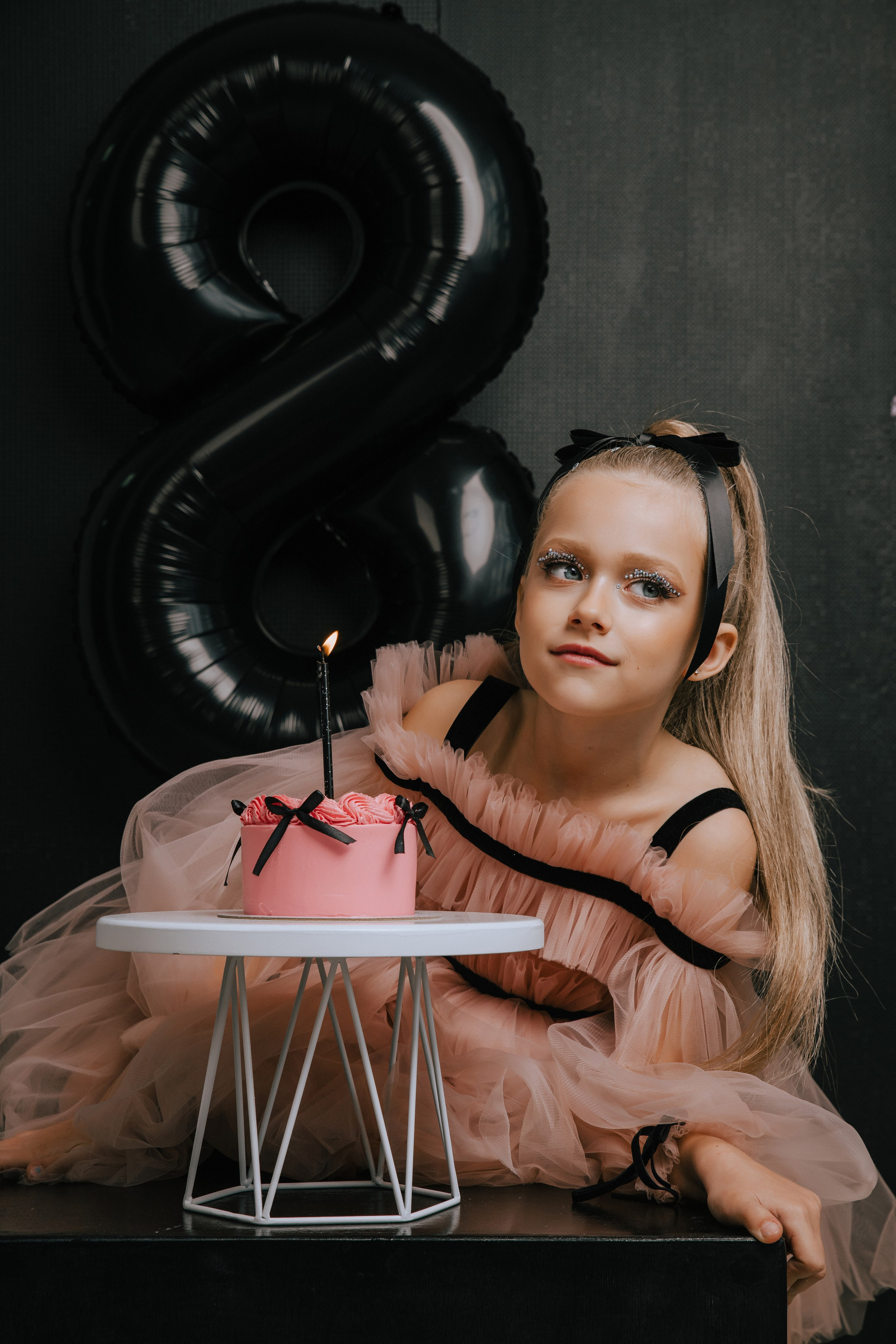 Мира. Фотограф Ярмишко Дарья. Выпускные фотокниги