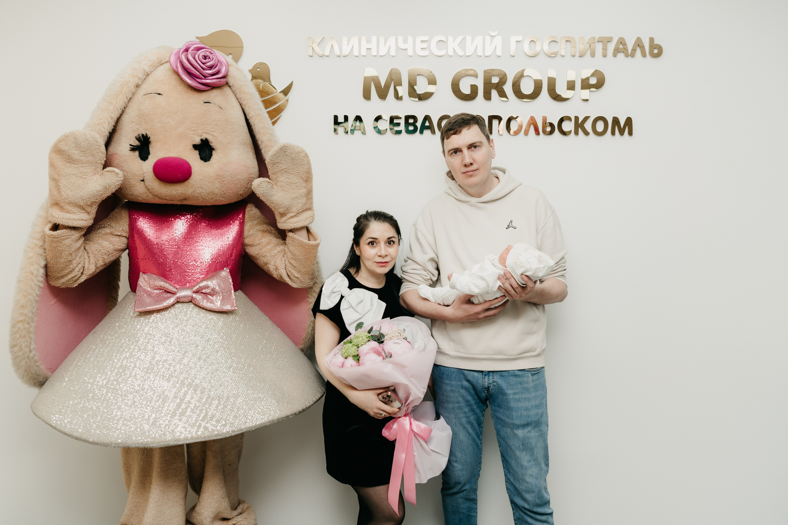 Выписка Евы. Мать и дитя на Севастопольском. Фотограф на выписку из роддома в Москве и МО
