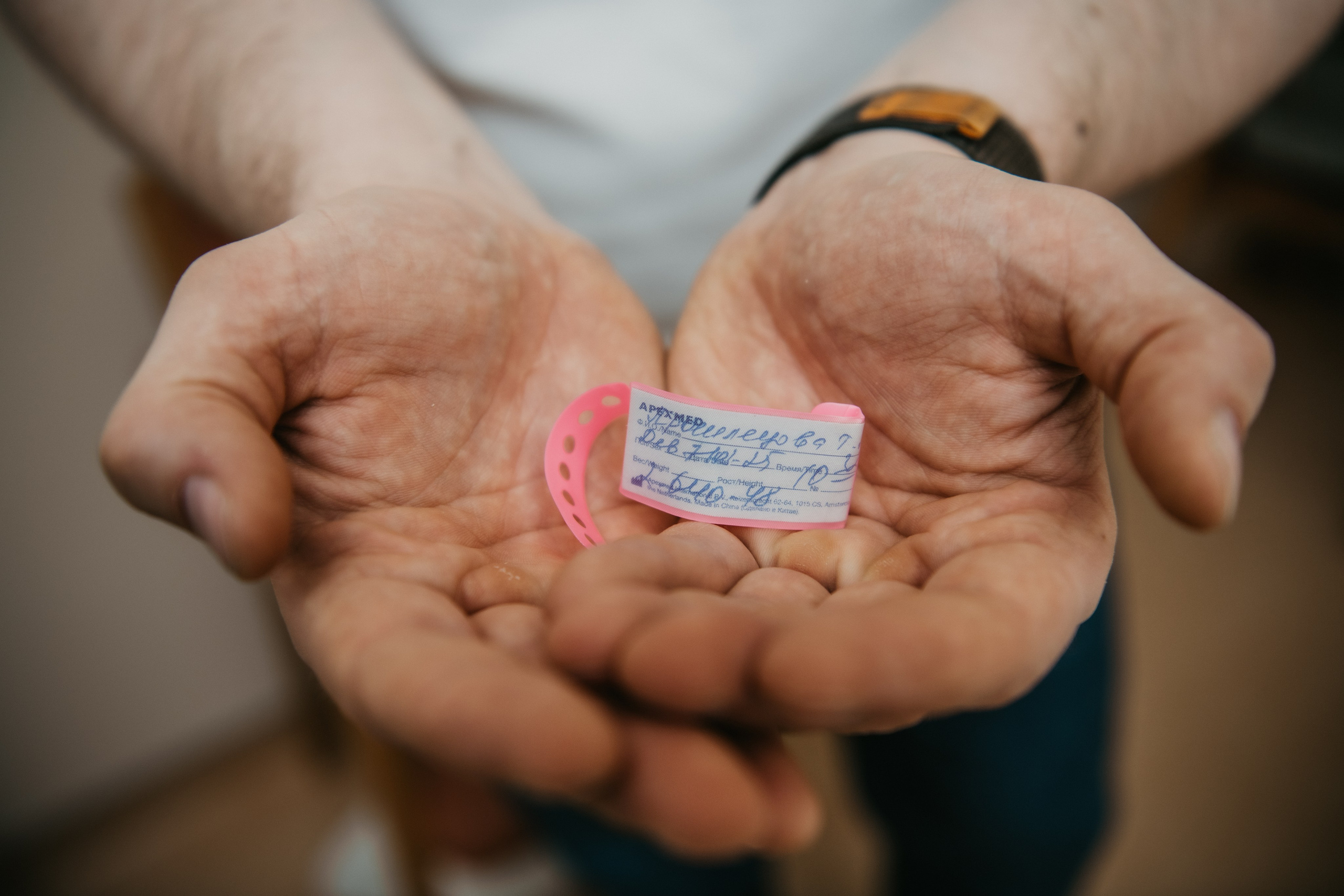 Выписка малышки. Мать и дитя на Севастопольском. Фотограф на выписку из роддома в Москве и МО