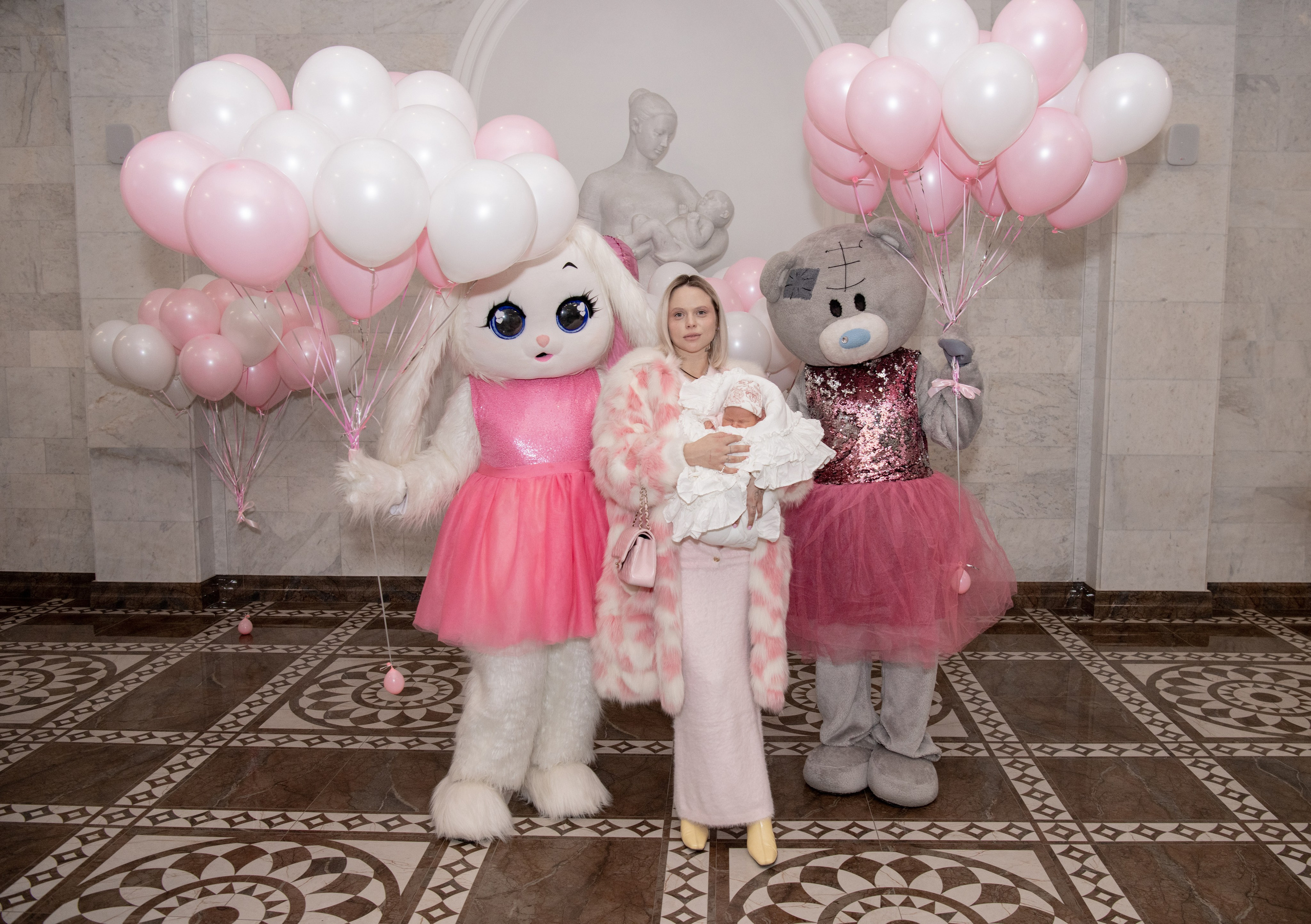 Выписка Киры. Снегиревка. Фотограф на выписку из роддома в Москве и МО