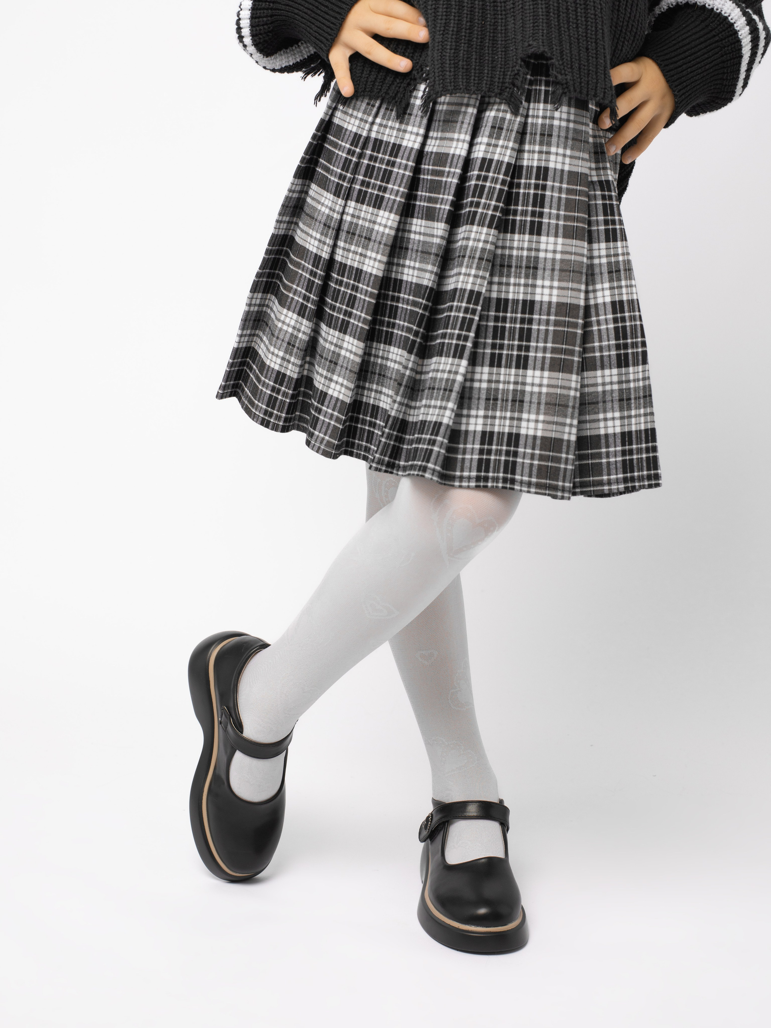 Школьные туфли. Фотостудия предметной и модельной съёмки для маркетплейсов