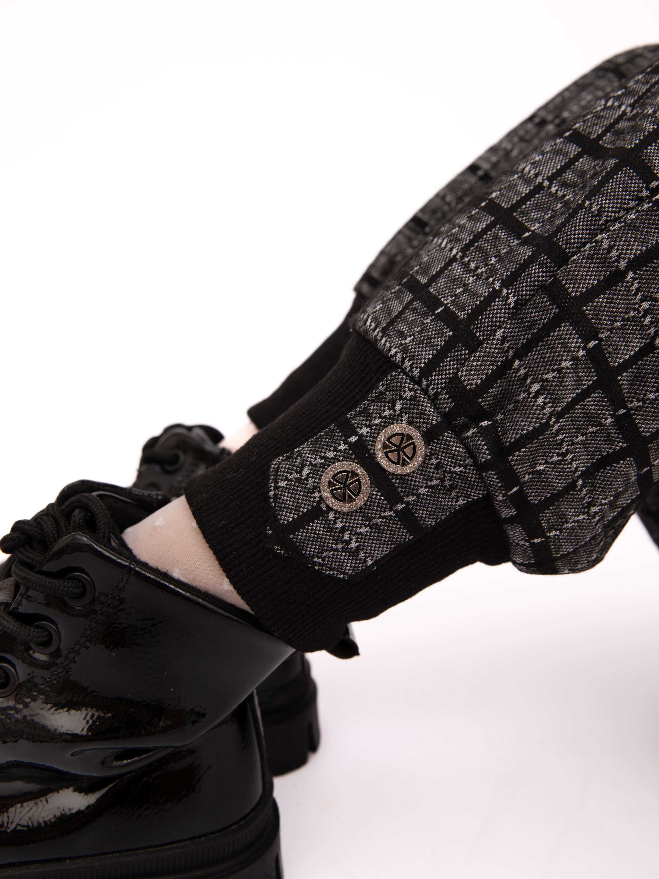 Детские брюки. Фотостудия предметной и модельной съёмки для маркетплейсов