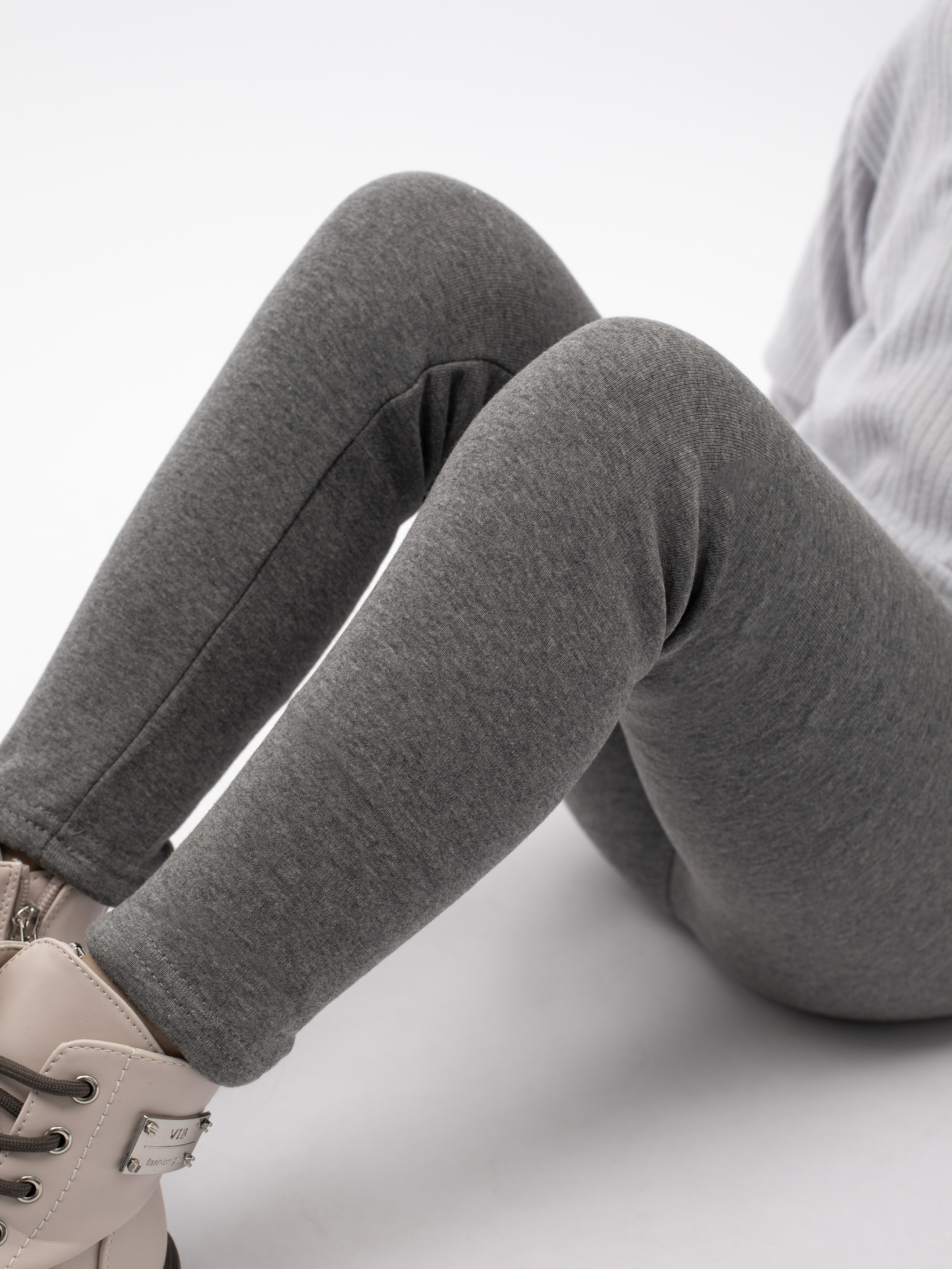 Утепленные лосины. Фотостудия предметной и модельной съёмки для маркетплейсов