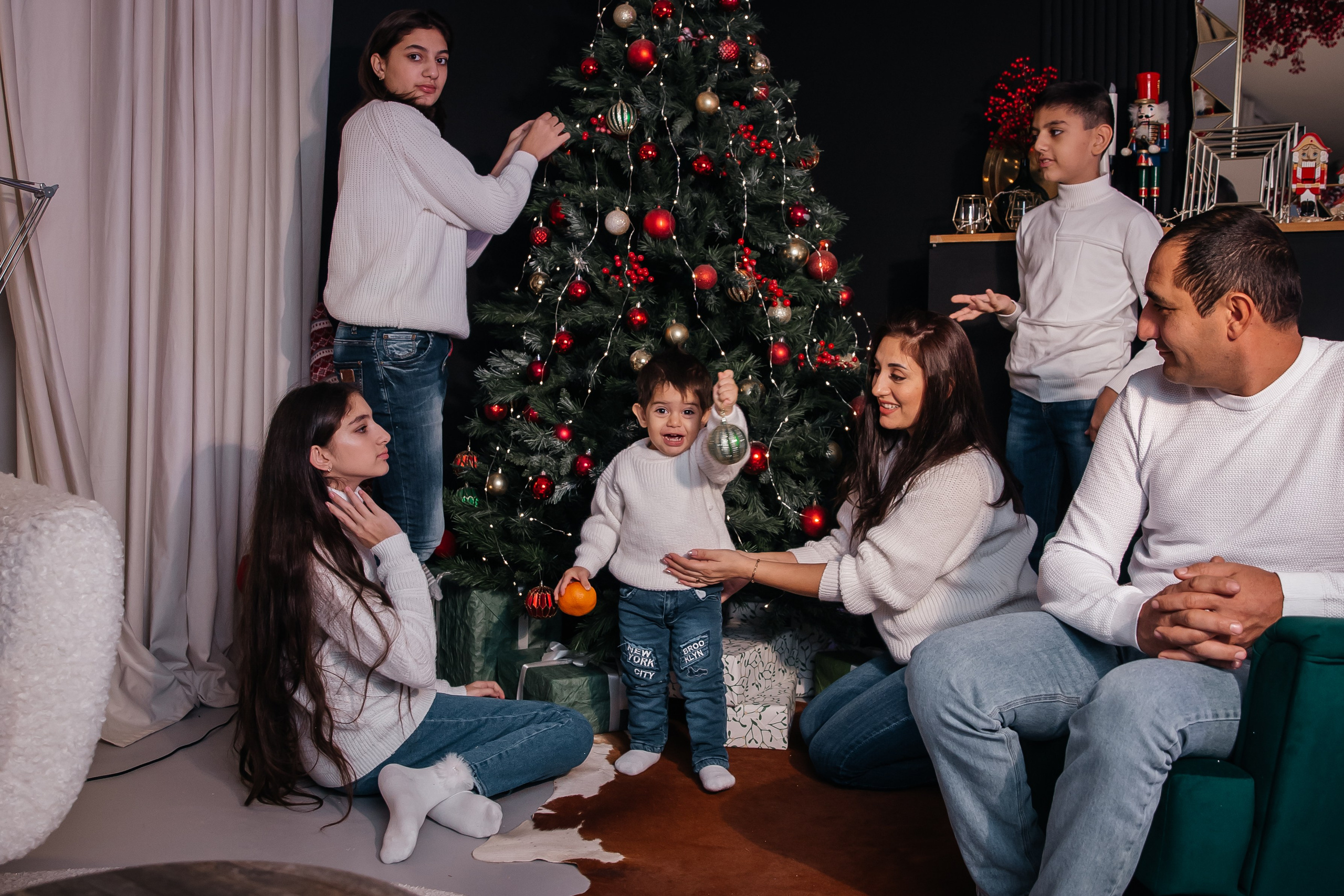 Семейная новогодняя фотосессия. Фотограф Любава Колесник. Выпускные альбомы в Крымском районе
