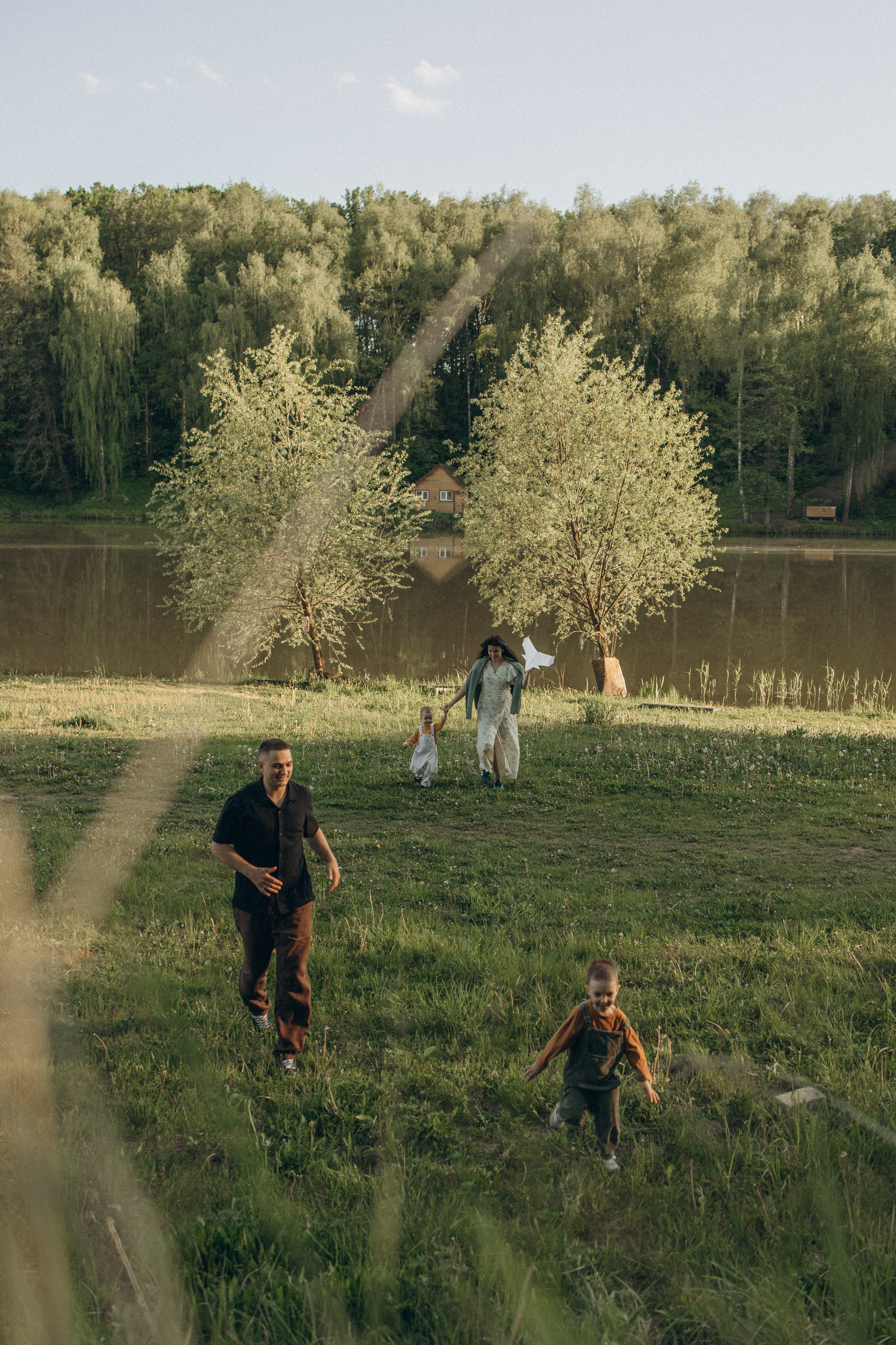 Семейный выходной на озере. Семейный фотограф в Москве Валерия Карпова