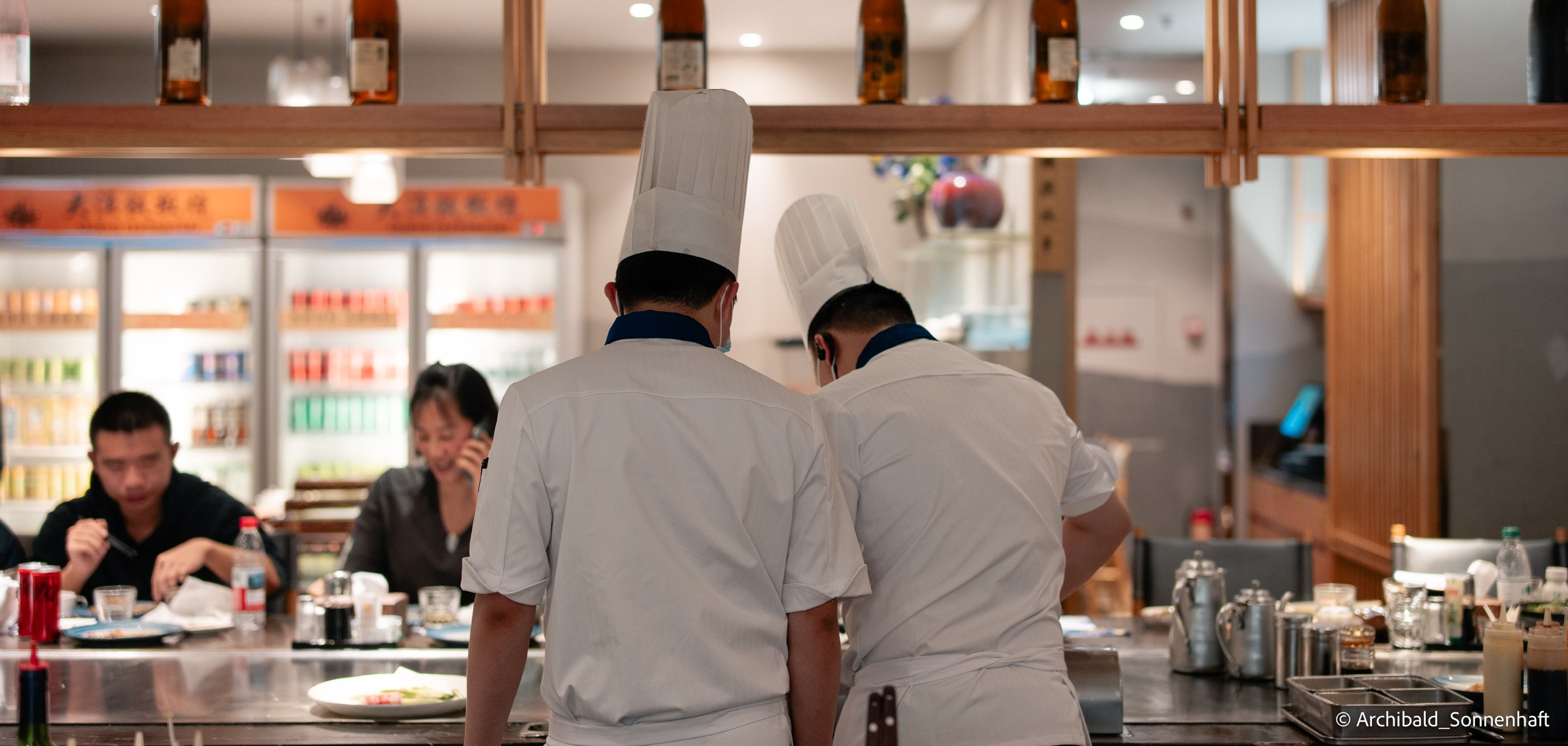 Cat, squirrel, japanese food and stand-up. Photographer in Guangzhou, China. Archibald Sonnenhaft