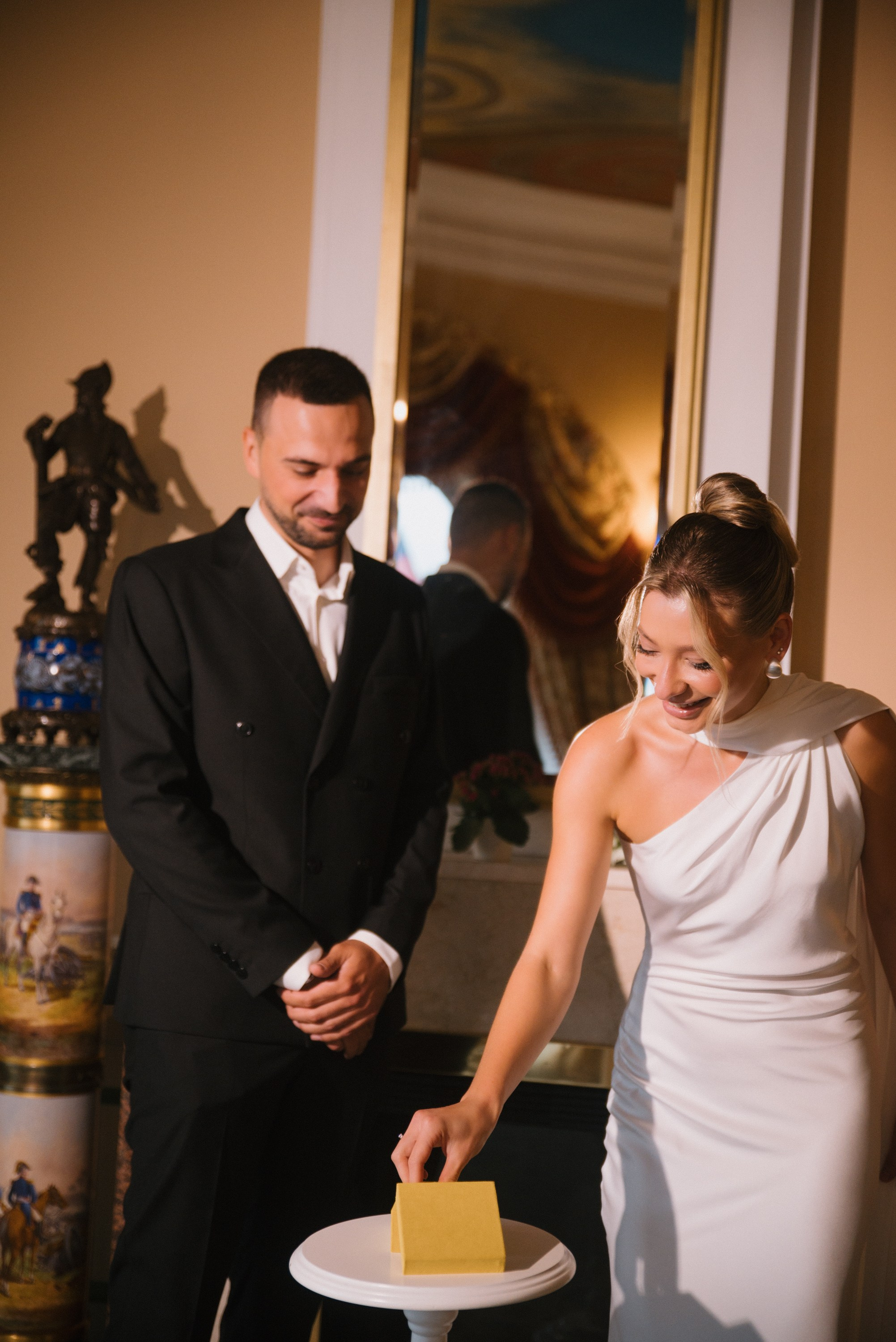 Александр & Ирина (отель/роспись). Свадебный, семейный, женский фотограф в Москве, Мытищах, Королёве Ксения Узилле