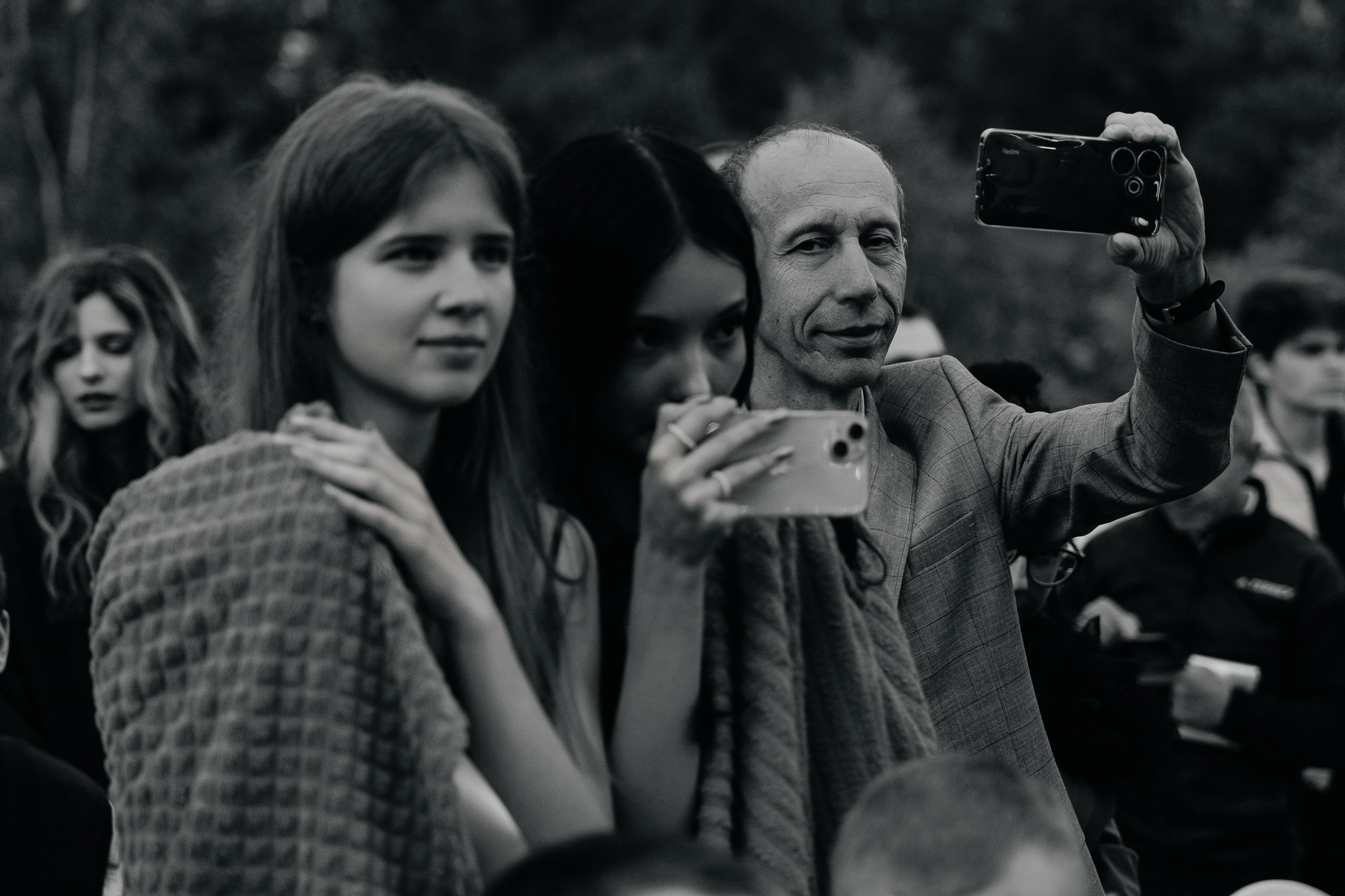 Школьный выпускной 2025 год в Минске, Беларуси. Свадебный фотограф в Минске/Беларуси Сергей Спиридонов