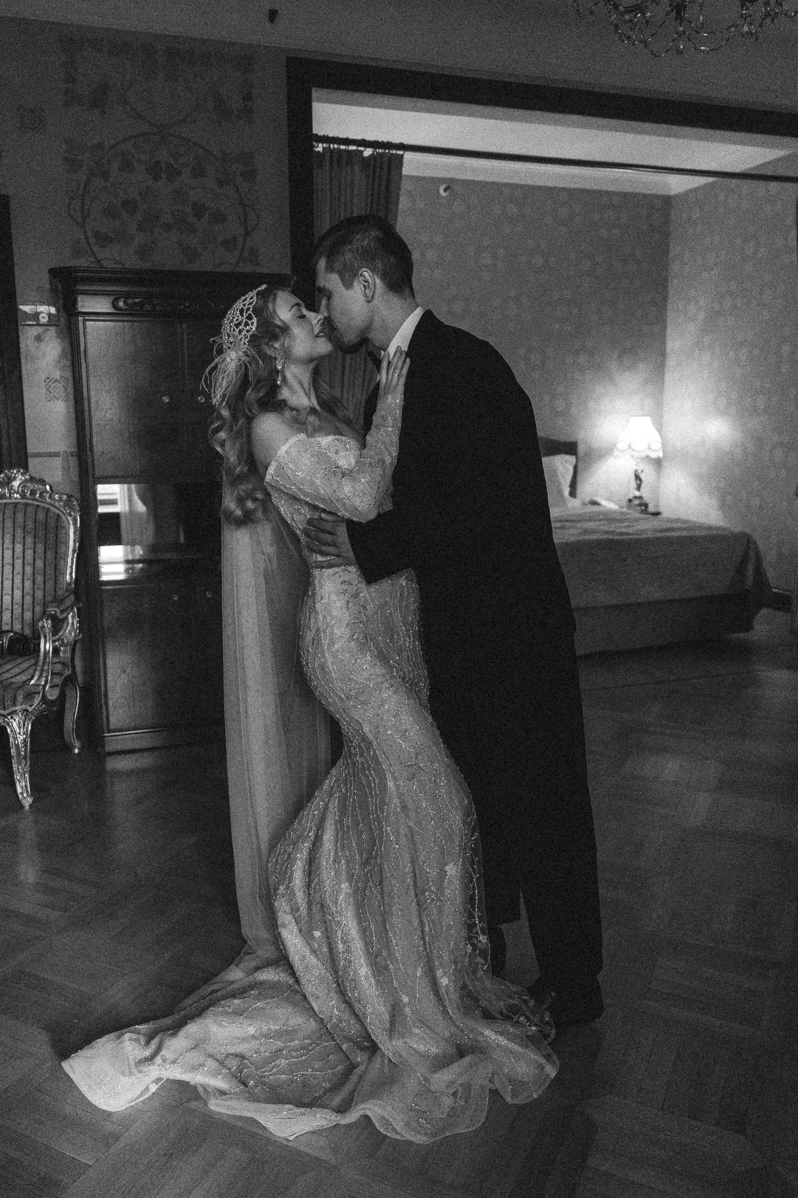 Свадебная фотосессия в отеле Метрополь. Свадебный фотограф в Москве Анна Полушина