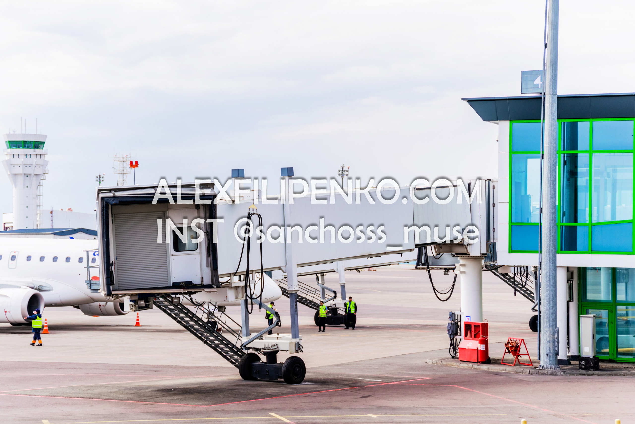 Фотосъемка для рекламного оператора MYD Production в Аэропорту Астаны. Фотограф интерьера недвижимости и архитектуры в Астане