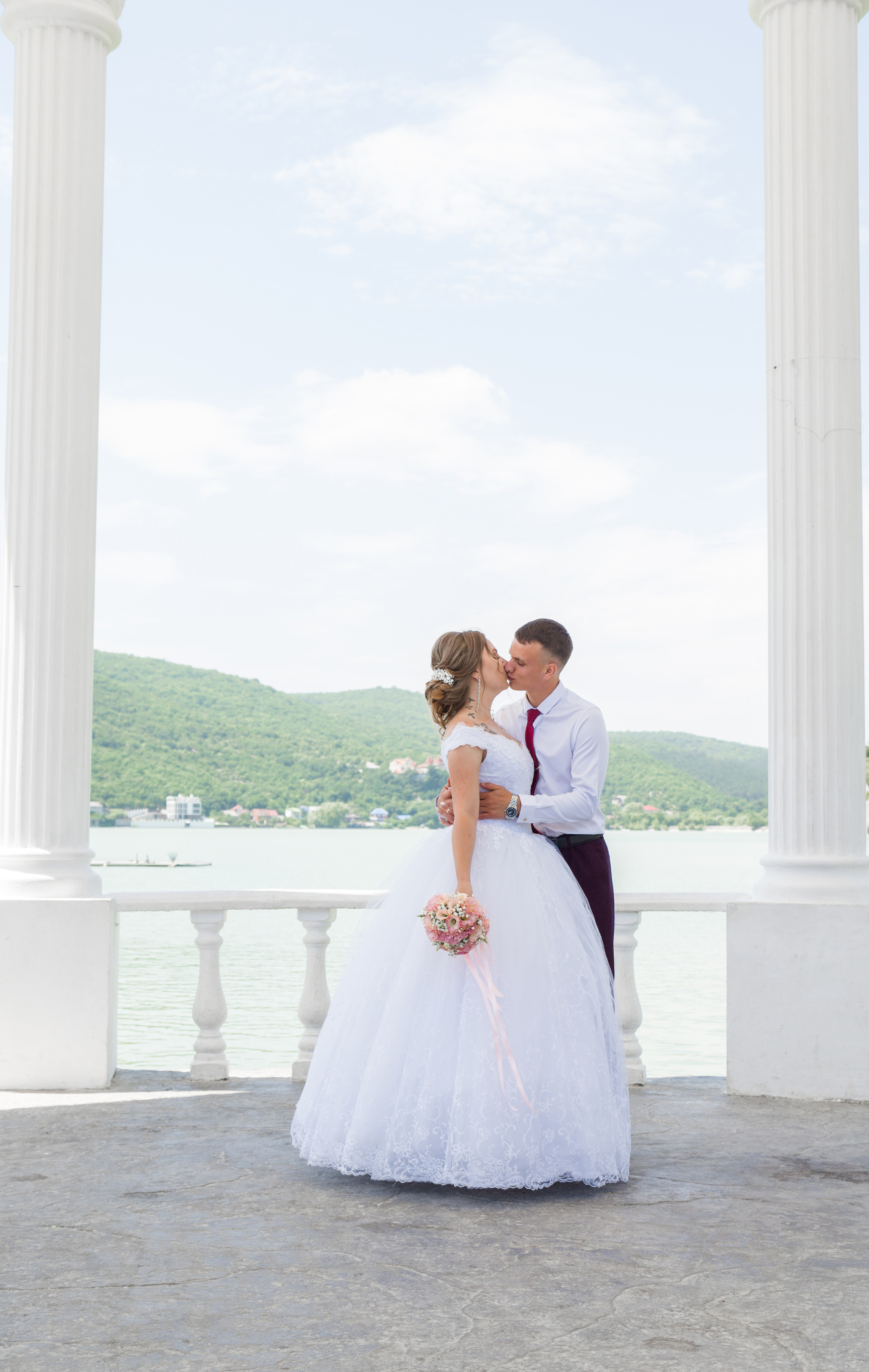 Свадебная фотосессия в Абрау. Профессиональный фотограф Геленджик, Новоросийск Виктория Цейс