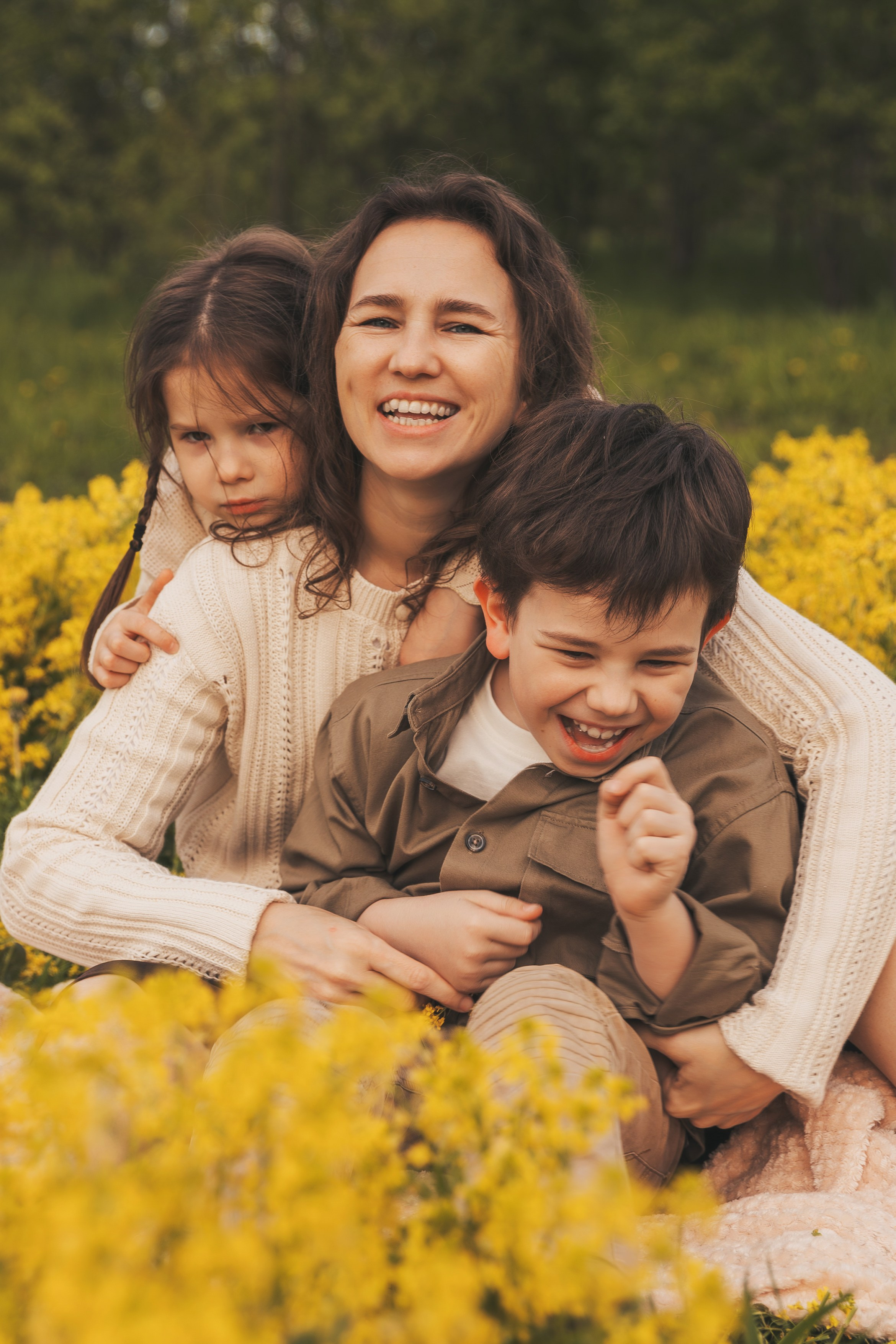 Фотосессия мамы с детьми в парке. Семейный и женский фотограф в Москве Надежда Воробьева