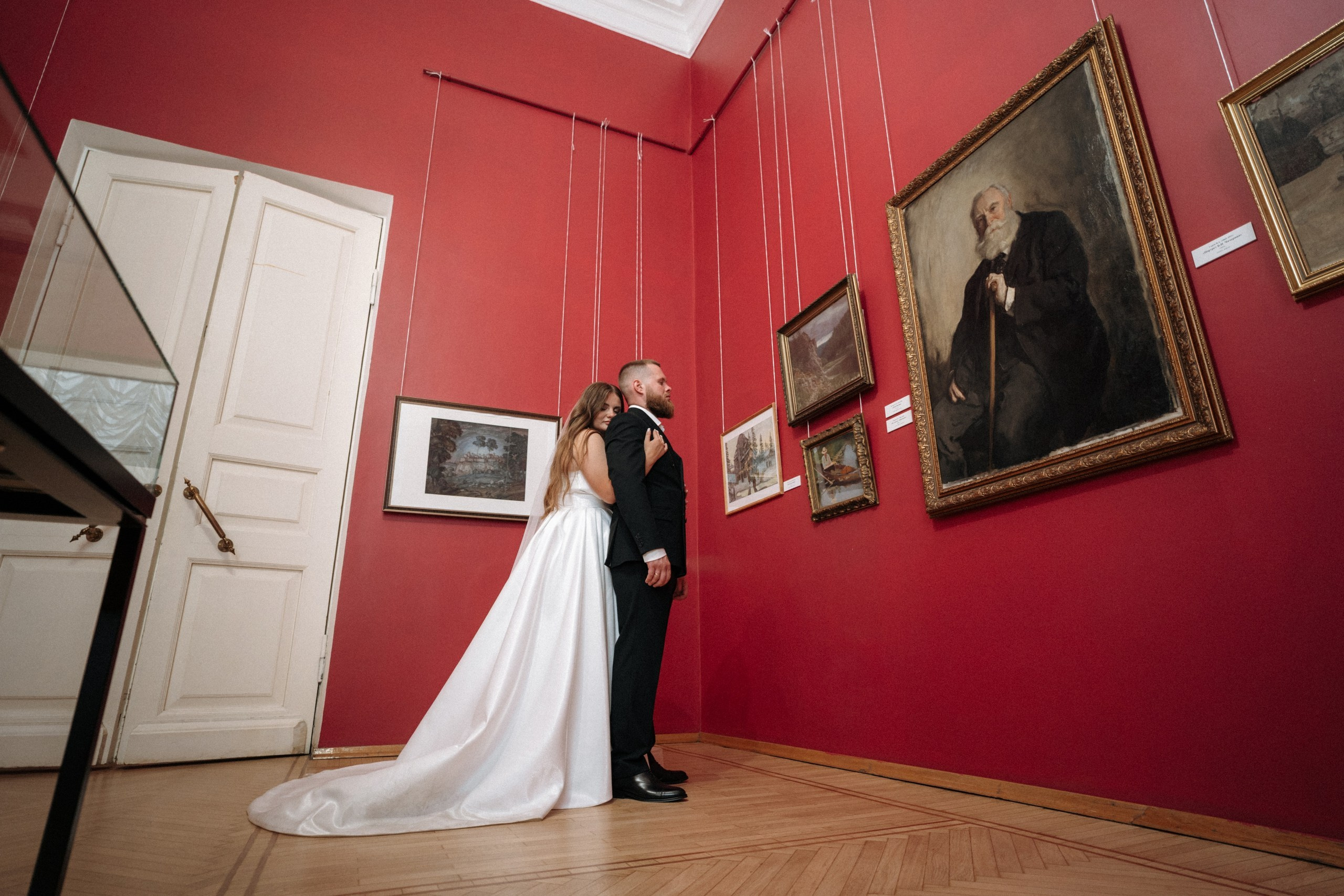 Свадьба Анастасии и Евгения, Картинная галерея, прогулка в лесу. Ресторан «Хлеб и Винотека». Свадебный фотограф в Тамбове Павел Четвертков