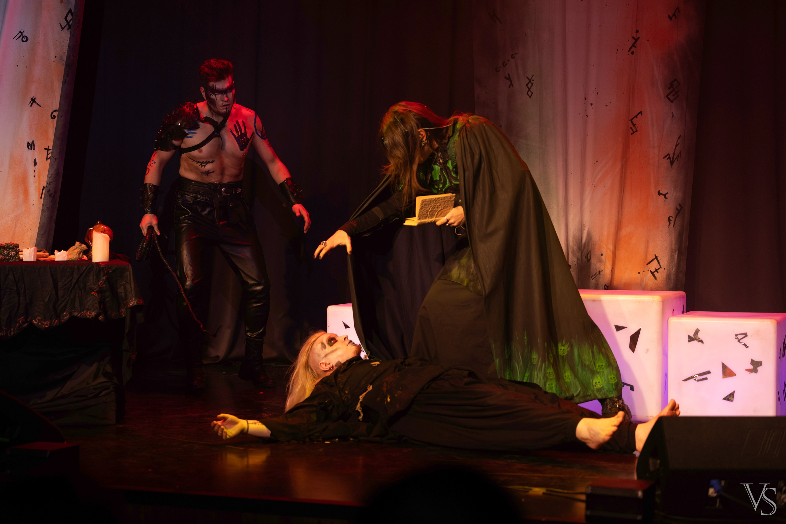 Книга стихий 25.01. Фотограф Виктор Степанов