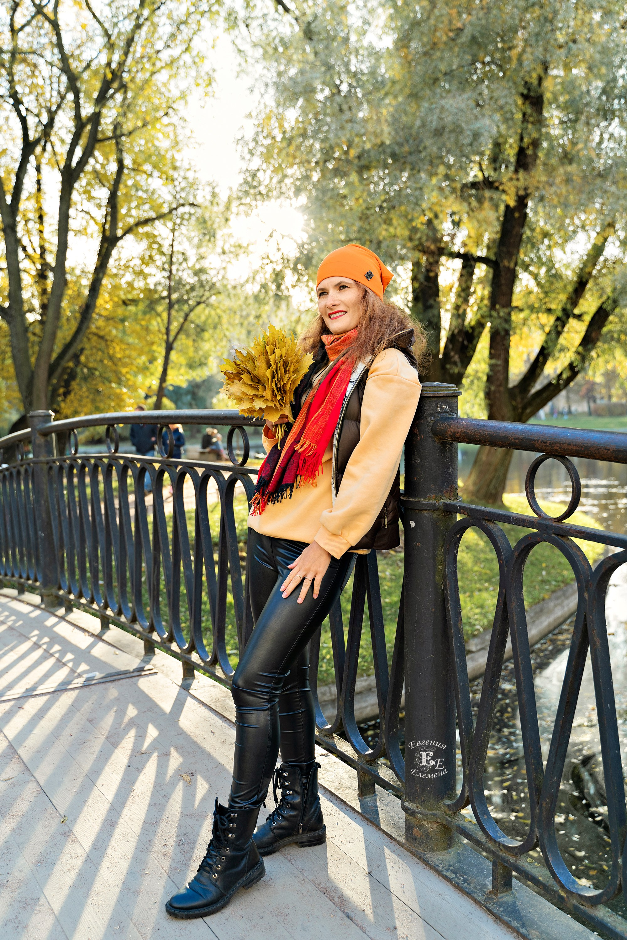 Групповая осенняя фотография. Семейный и портретный фотограф в Санкт-Петербурге Евгения Елемена