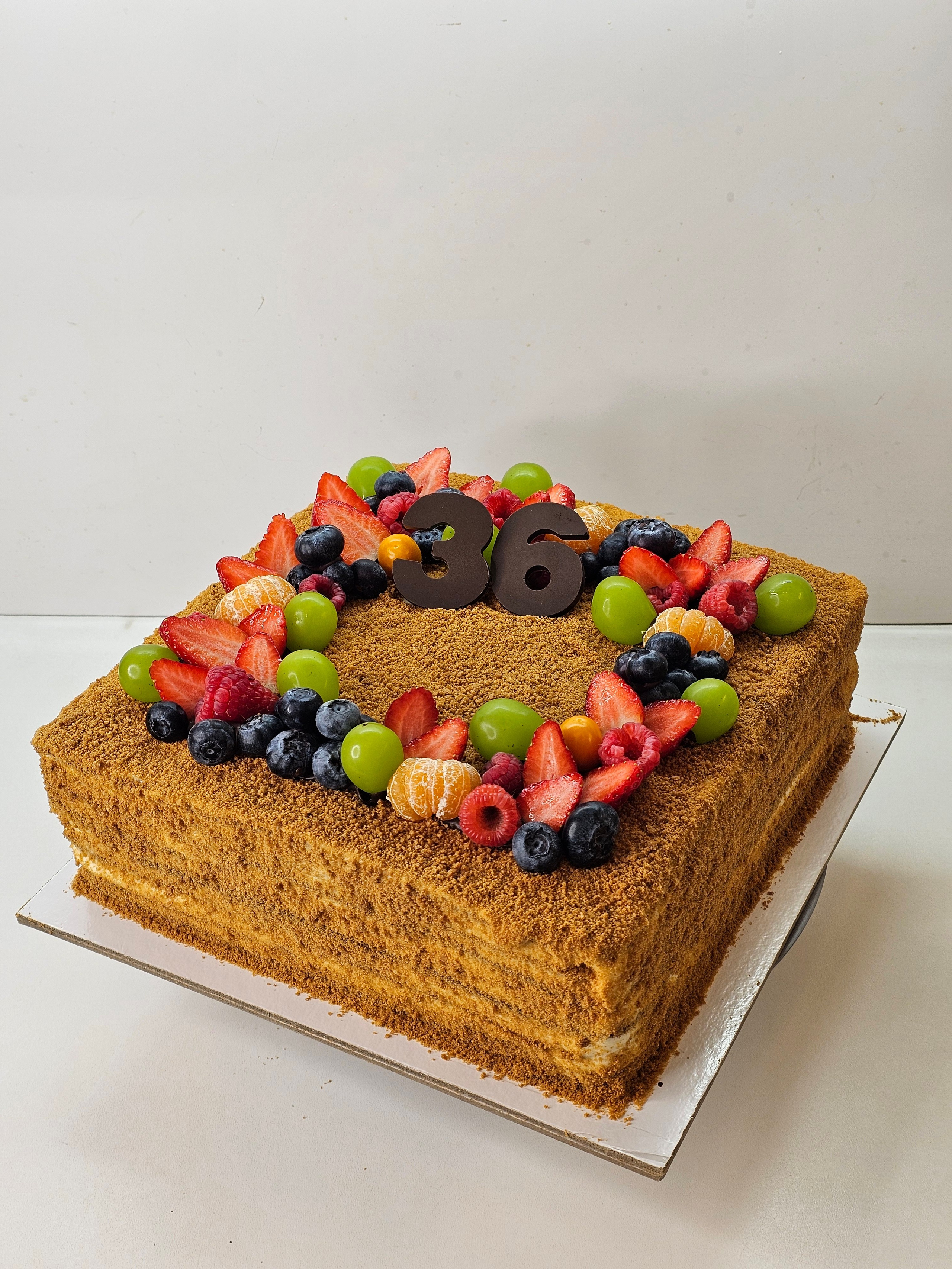 Торты. Katyasugarsugar капкейки, зефир, торты Москва