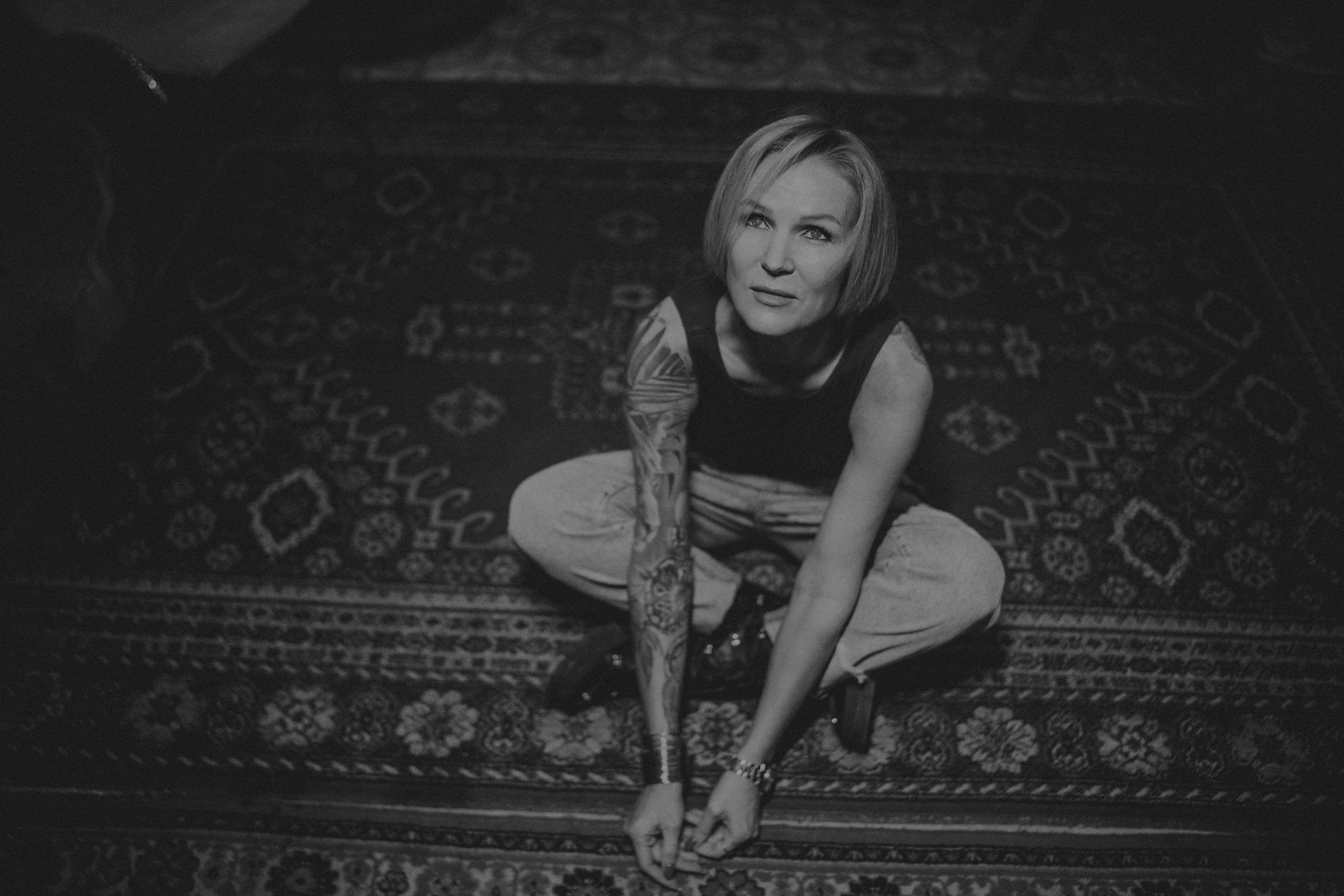 уютная фотосессия в гараже