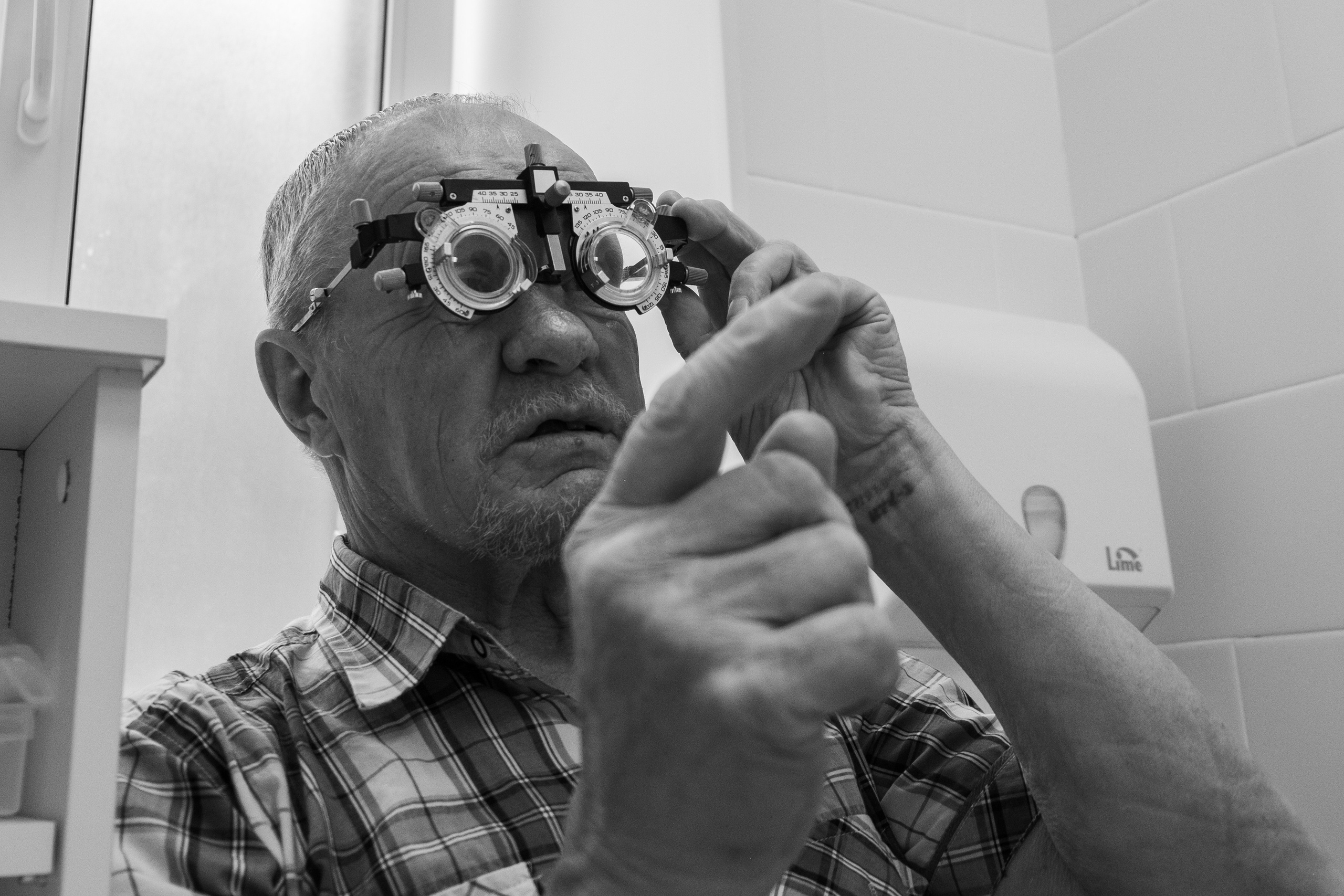 Eugene Shalnov charity documentary photograher 