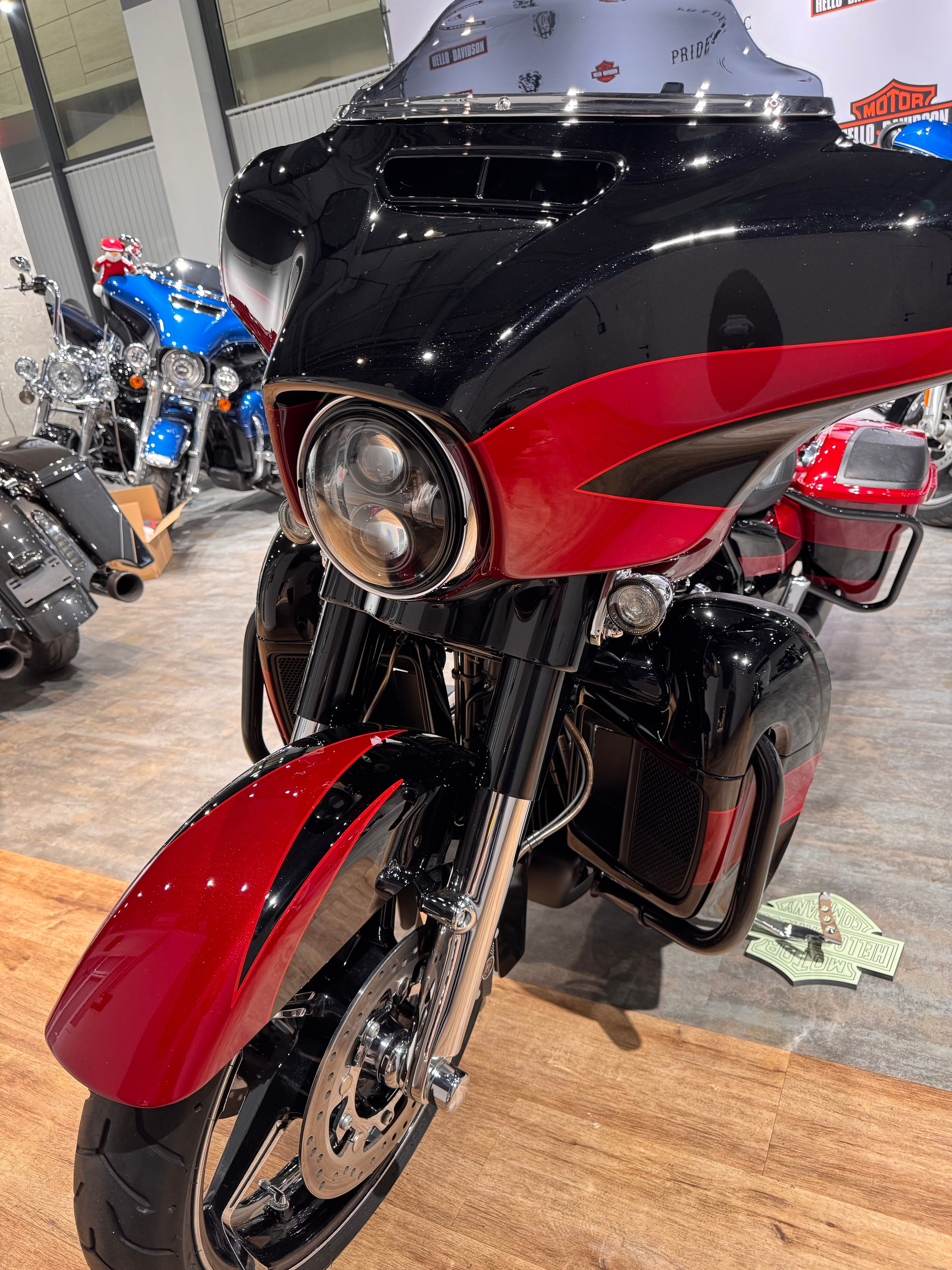 Купить Harley-Davidson 114 CVO Street Glide Special (Touring) — подробнее на сайте. Hello Davidson, Москва. Только хорошие мотоциклы…