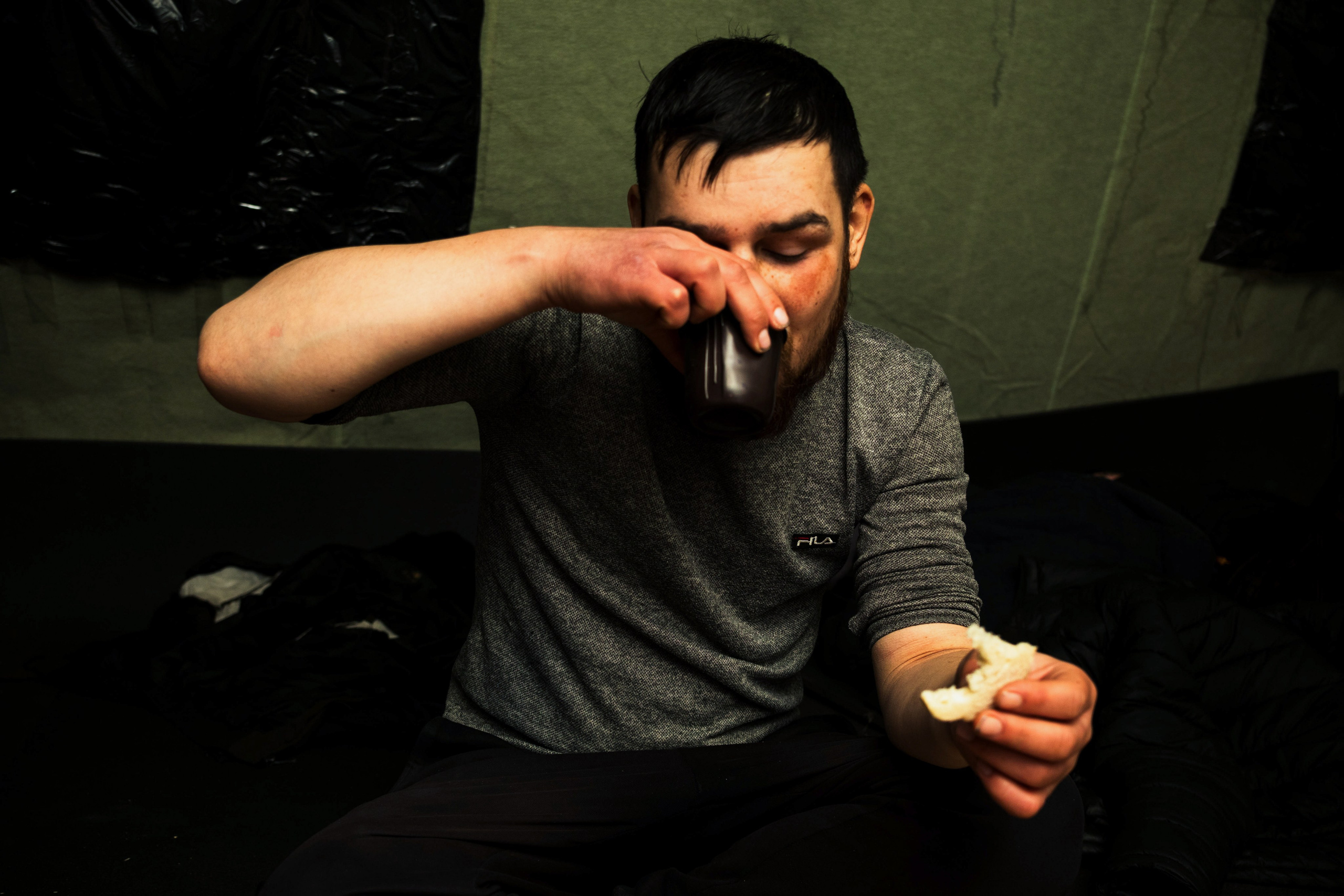 Репортажная съемка. «Ночлежка». Пункт обогрева; Неравнодуш. Репортажный фотограф в СПб