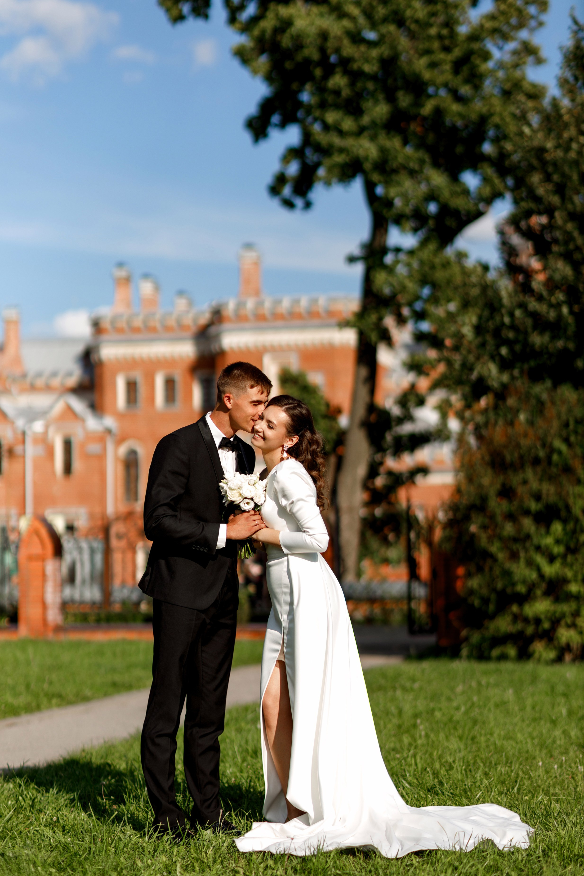 Захар и Елизавета. Дорогой друг! Приветствую тебя на моем сайте!