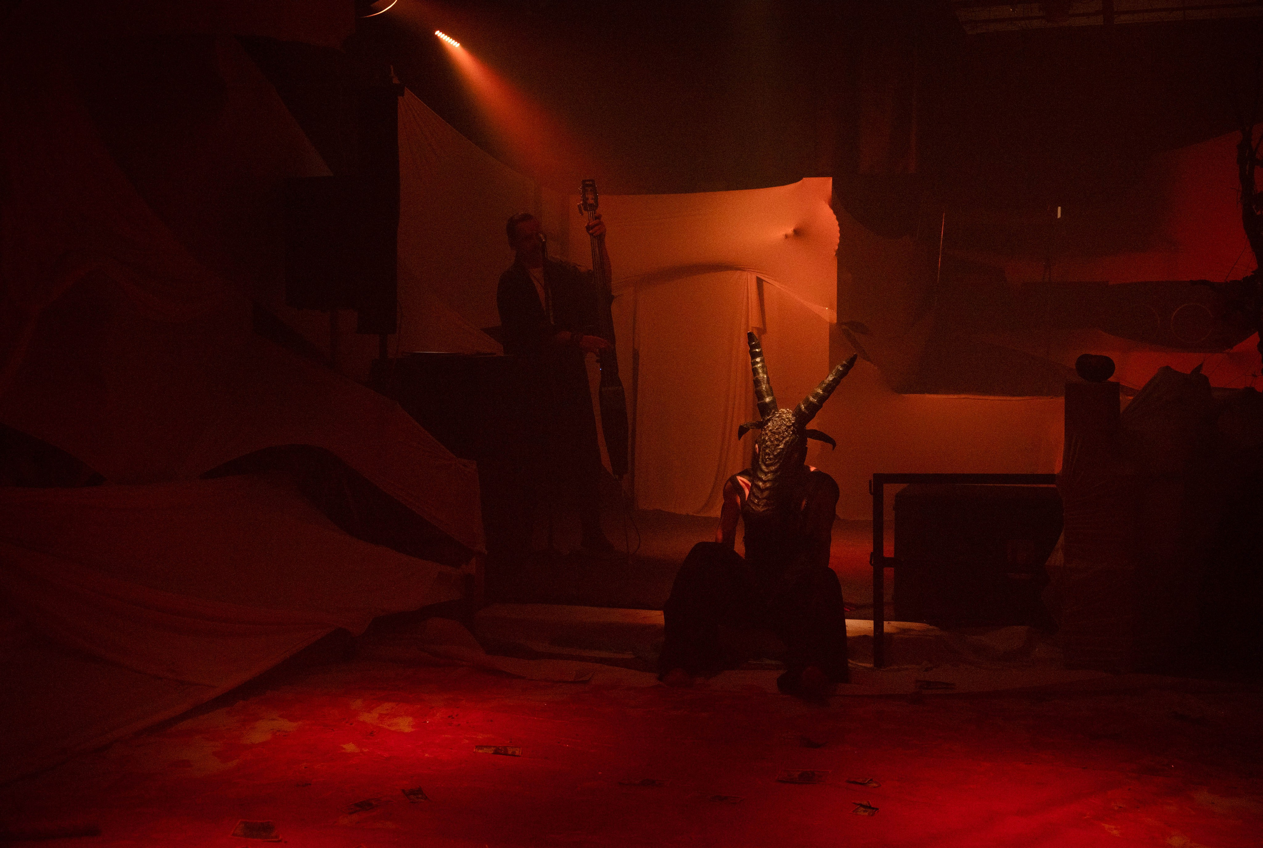 Перфоманс «Хуже». Репортажный и портретный фотограф в Воронеже