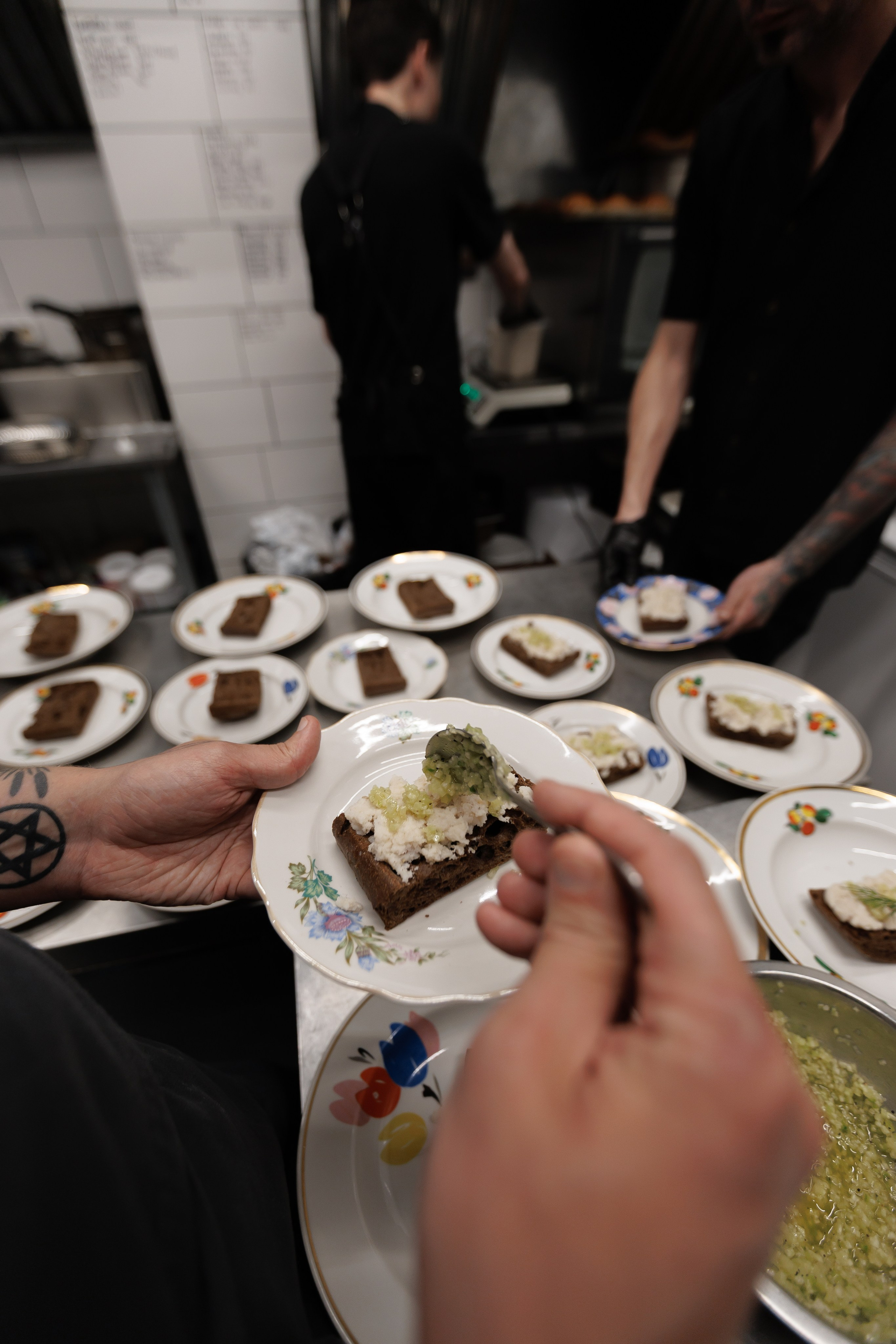 Гастроужин Поселенцы в гостях у Самозванцев